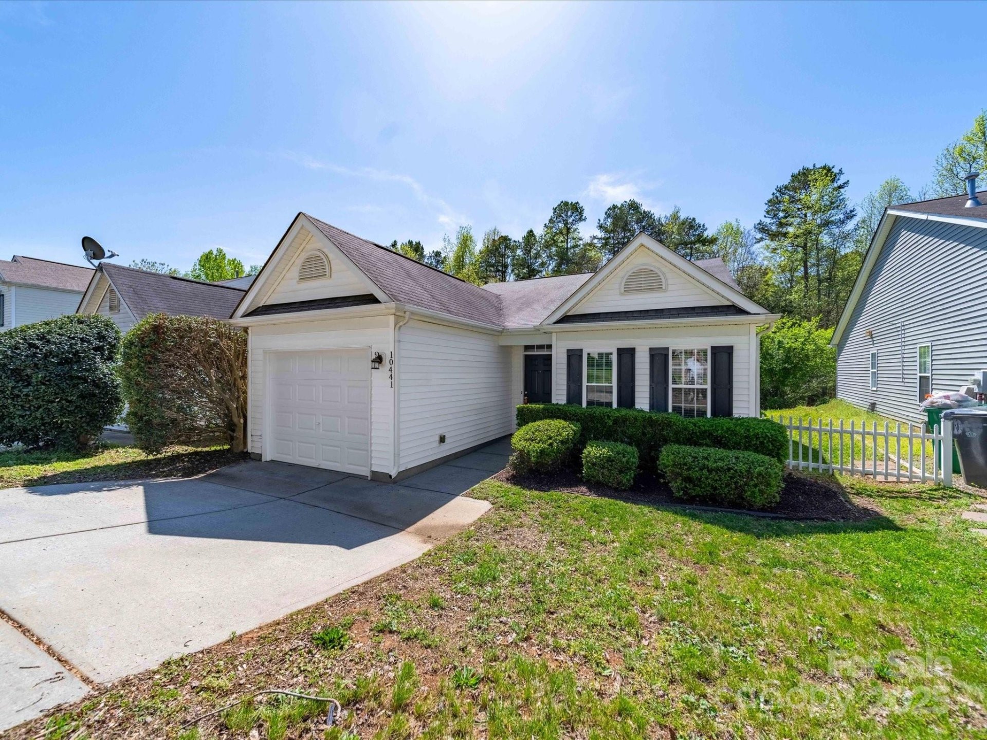 Property image 1 at 10441 Hugue Way, Charlotte, NC 28214