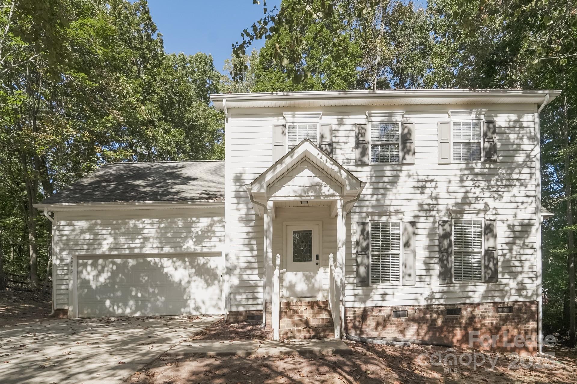 Property image 1 at 6943 Albaneen Court, Charlotte, NC 28215