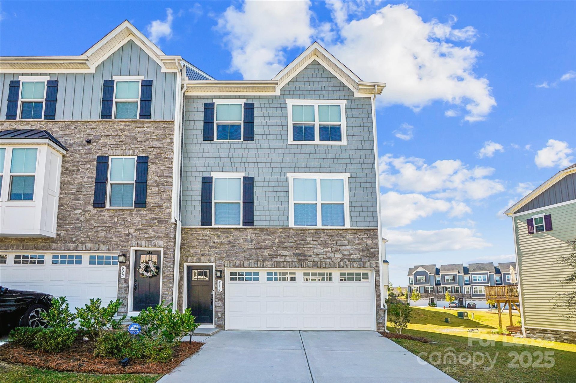 918 Portrush Lane