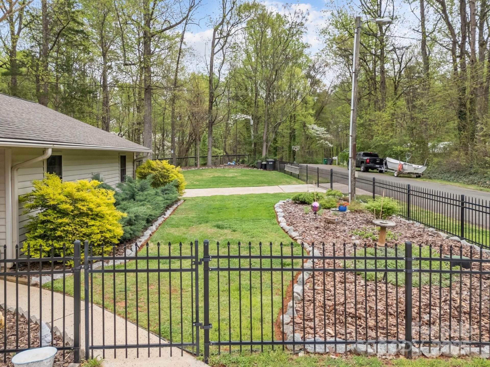 Property image 4 at 2600 Gemway Drive, Charlotte, NC 28216