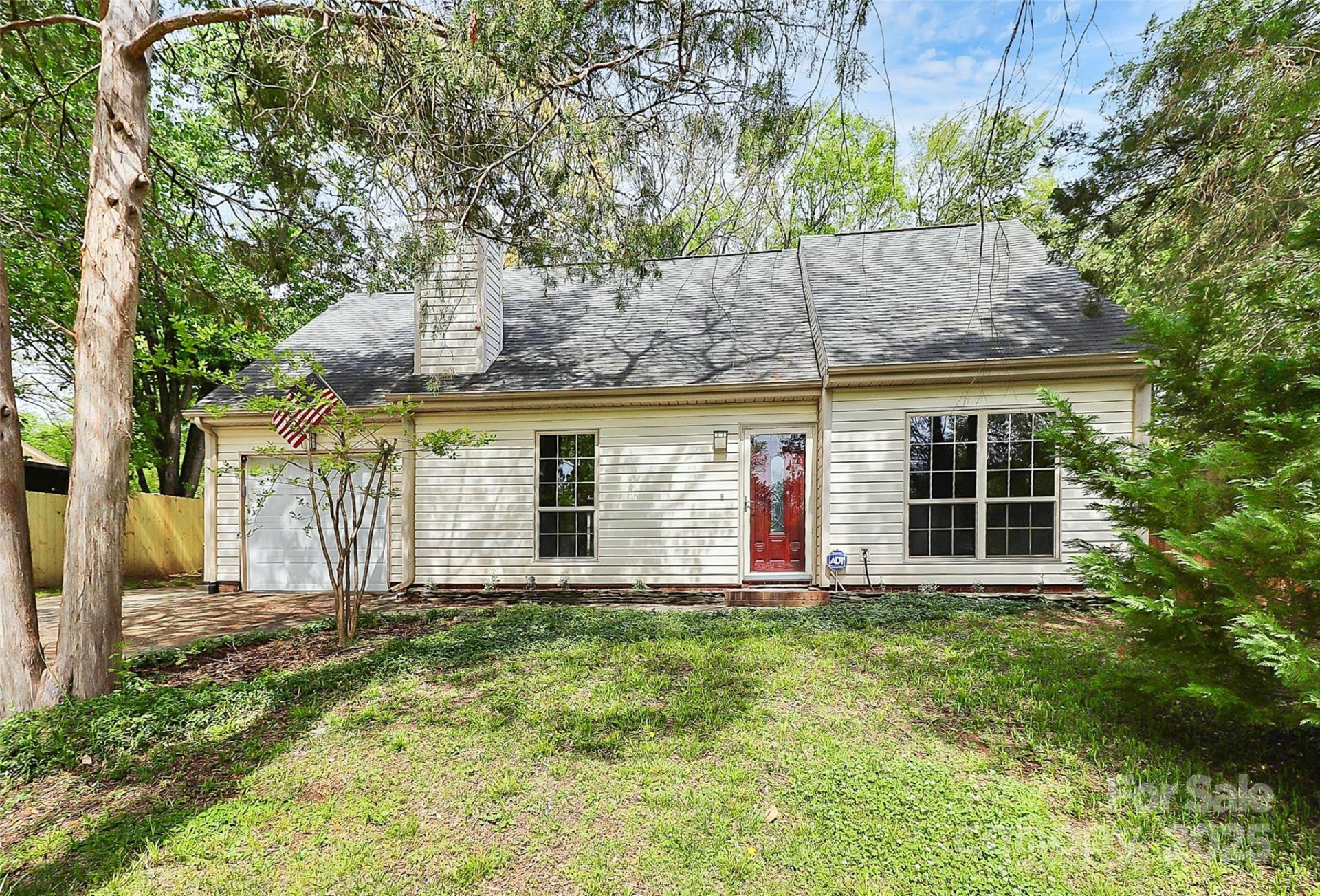 Property image 1 at 10432 Camelback Circle, Charlotte, NC 28226
