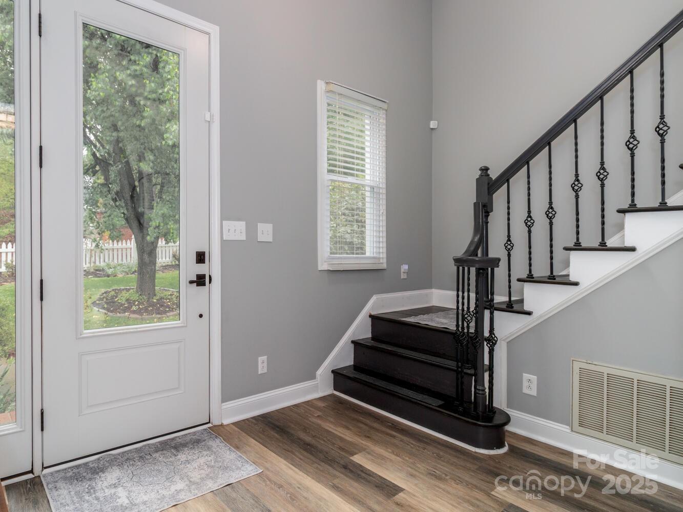 Property image 5 at 6013 Coaching Inn Court, Charlotte, NC 28270
