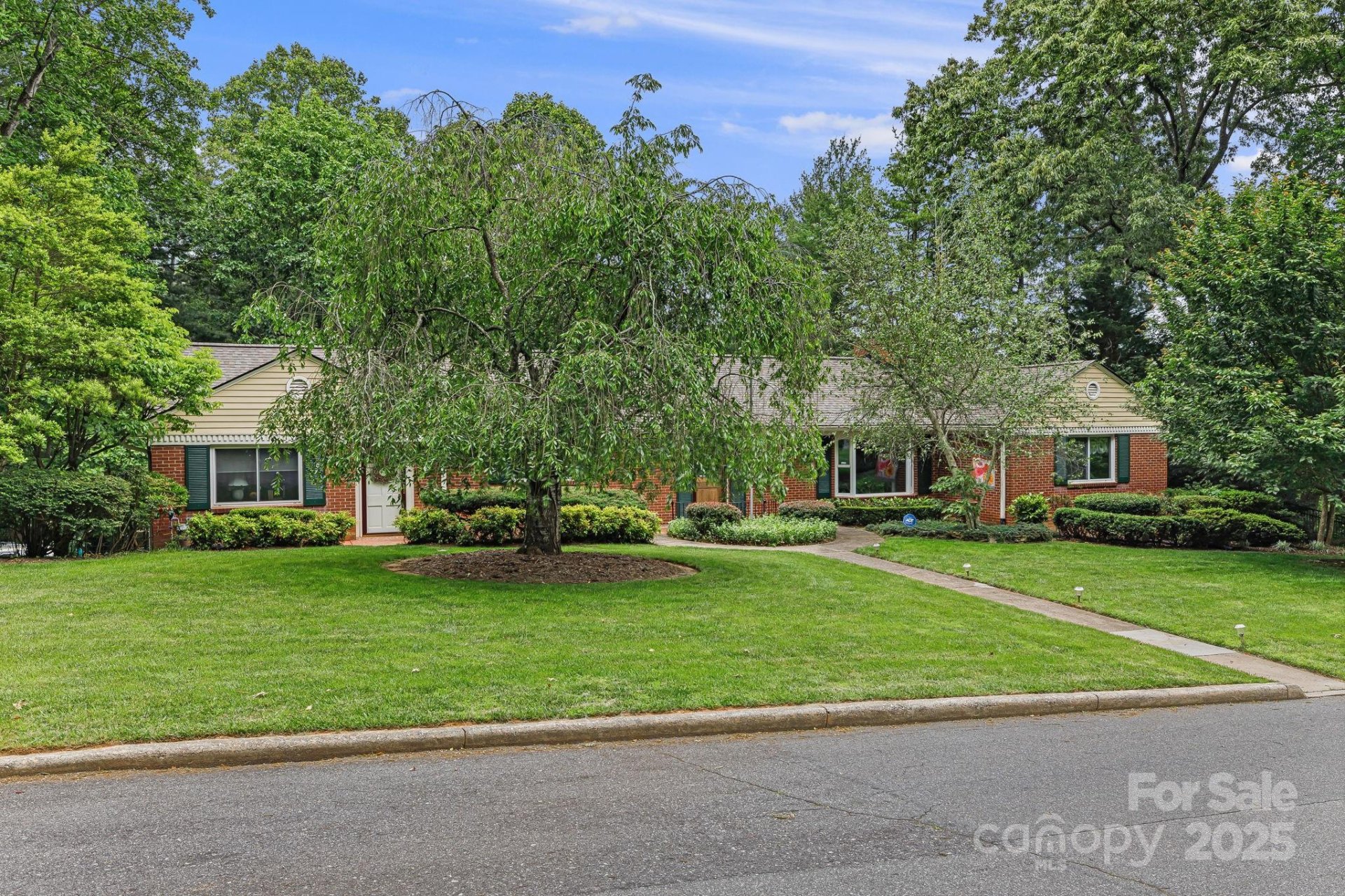 Property image 2 at 4 Dogwood Road, Asheville, NC 28804