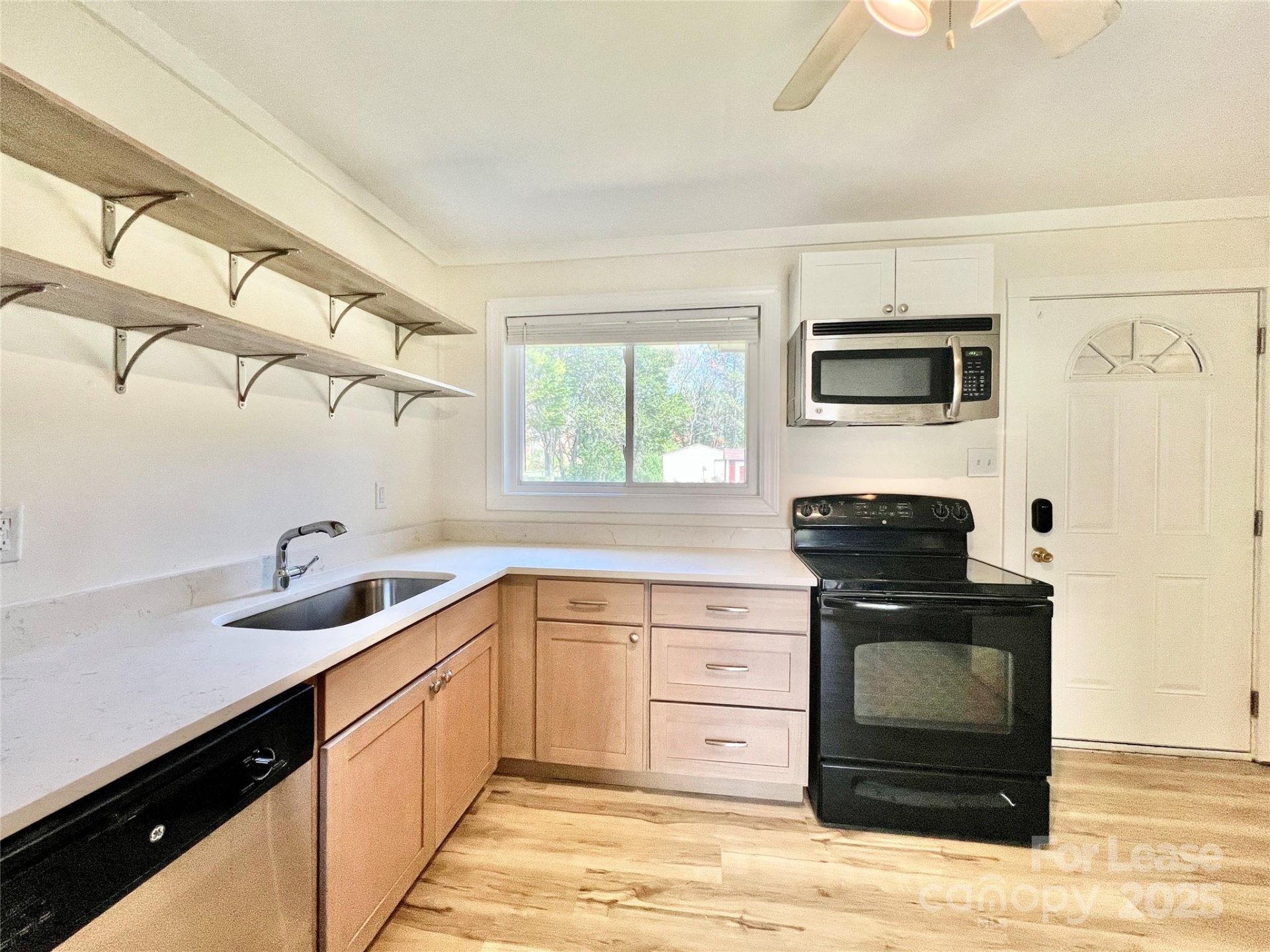 Property image 1 at 5435 Lantana Avenue, Charlotte, NC 28212