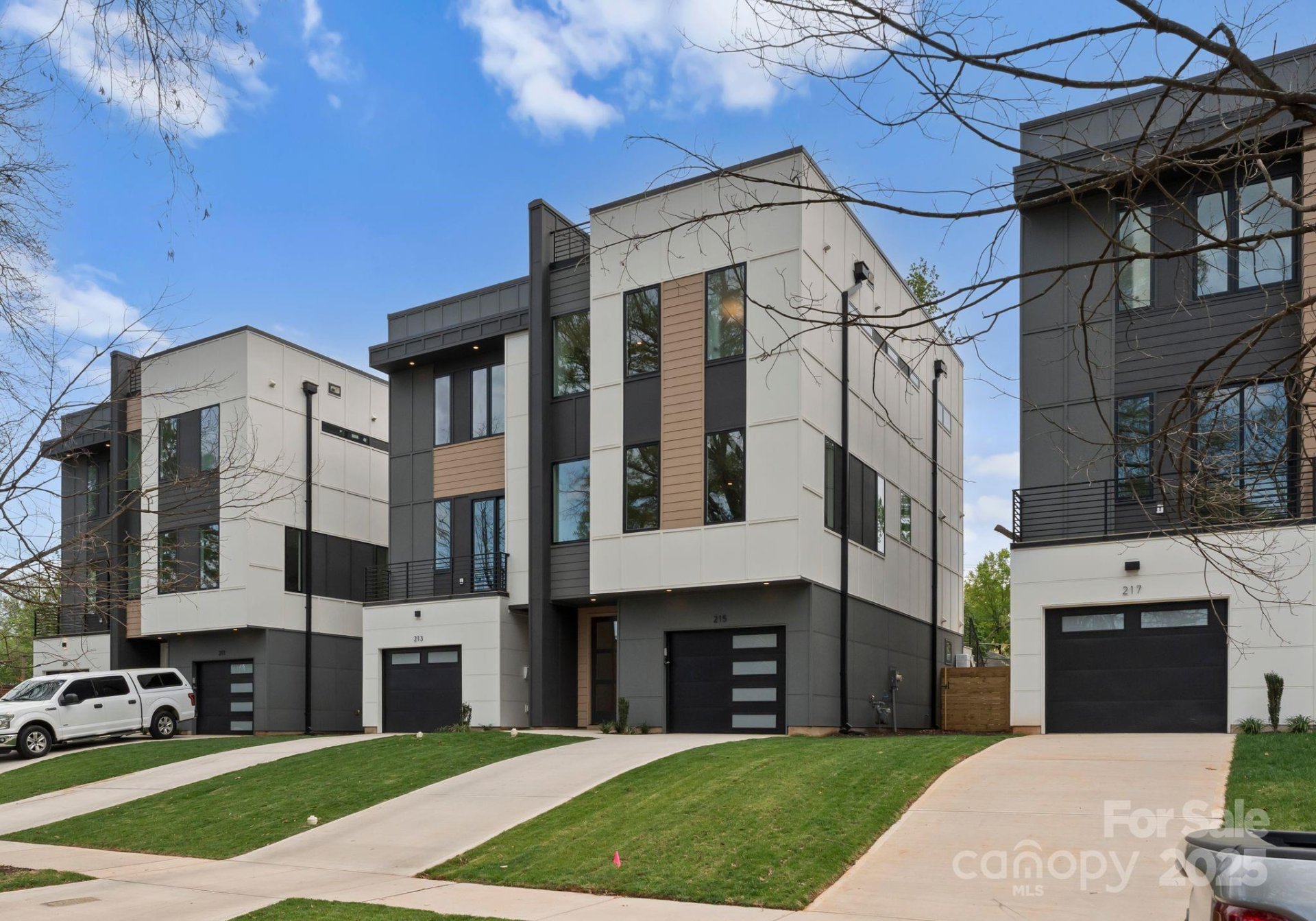 215 Keswick Avenue