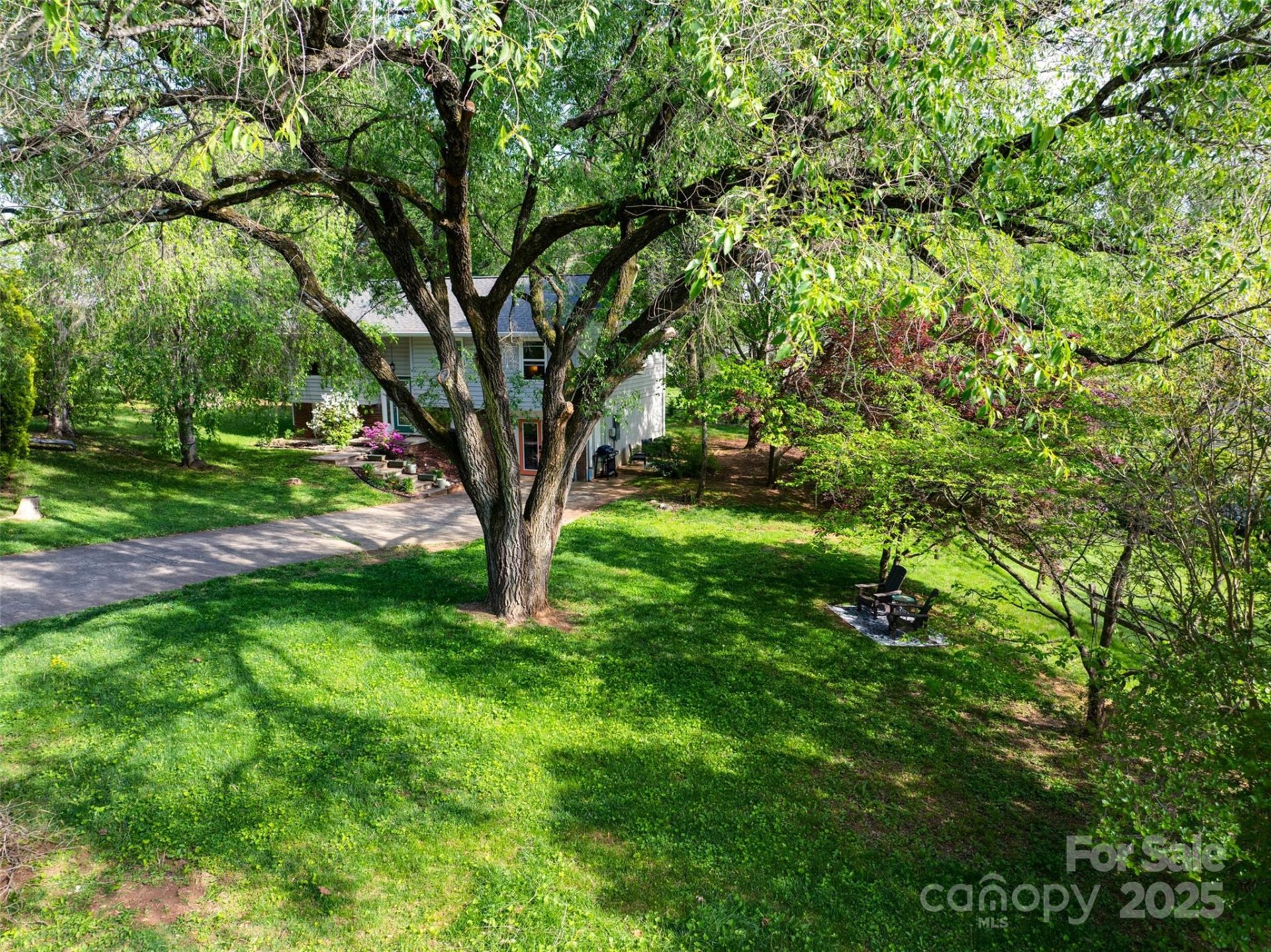 Property image 4 at 7 Guinevere Court, Asheville, NC 28806