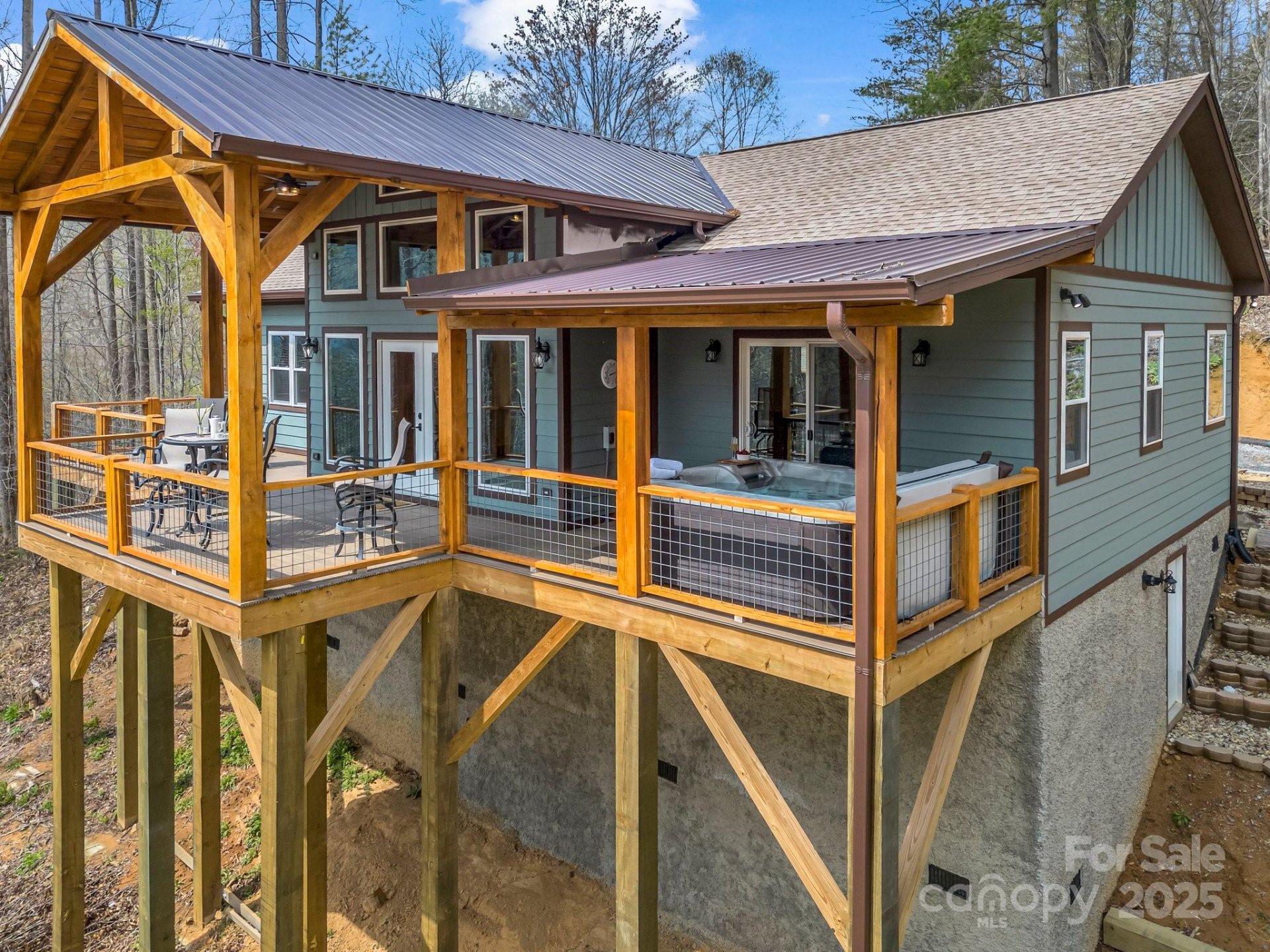 Blue Rock Valley, Hendersonville Community