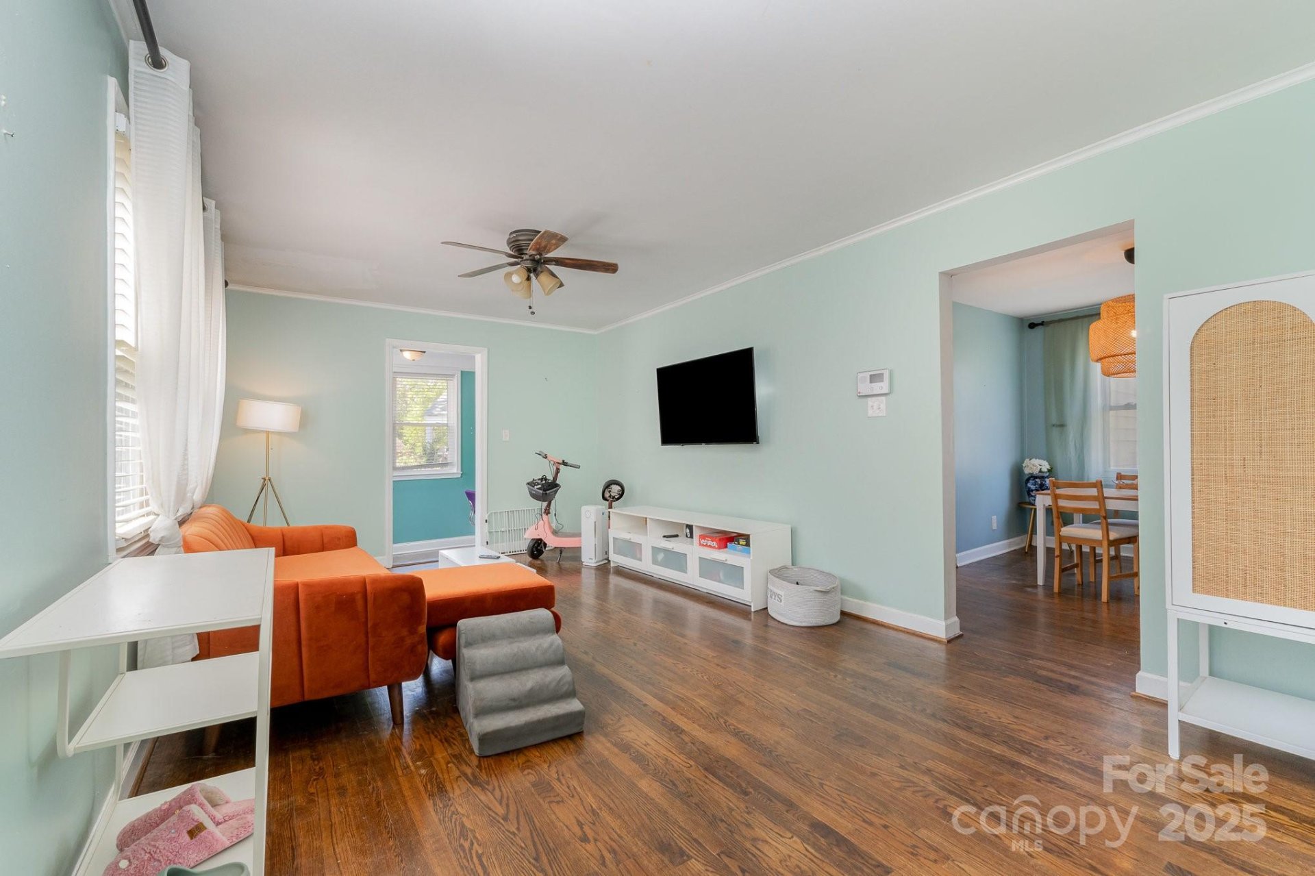 Property image 4 at 665 Melbourne Court, Charlotte, NC 28209