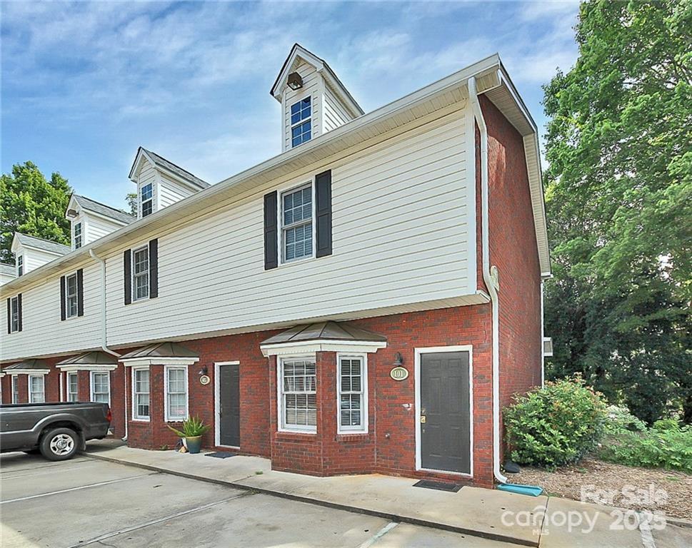 405 N Wilson Street