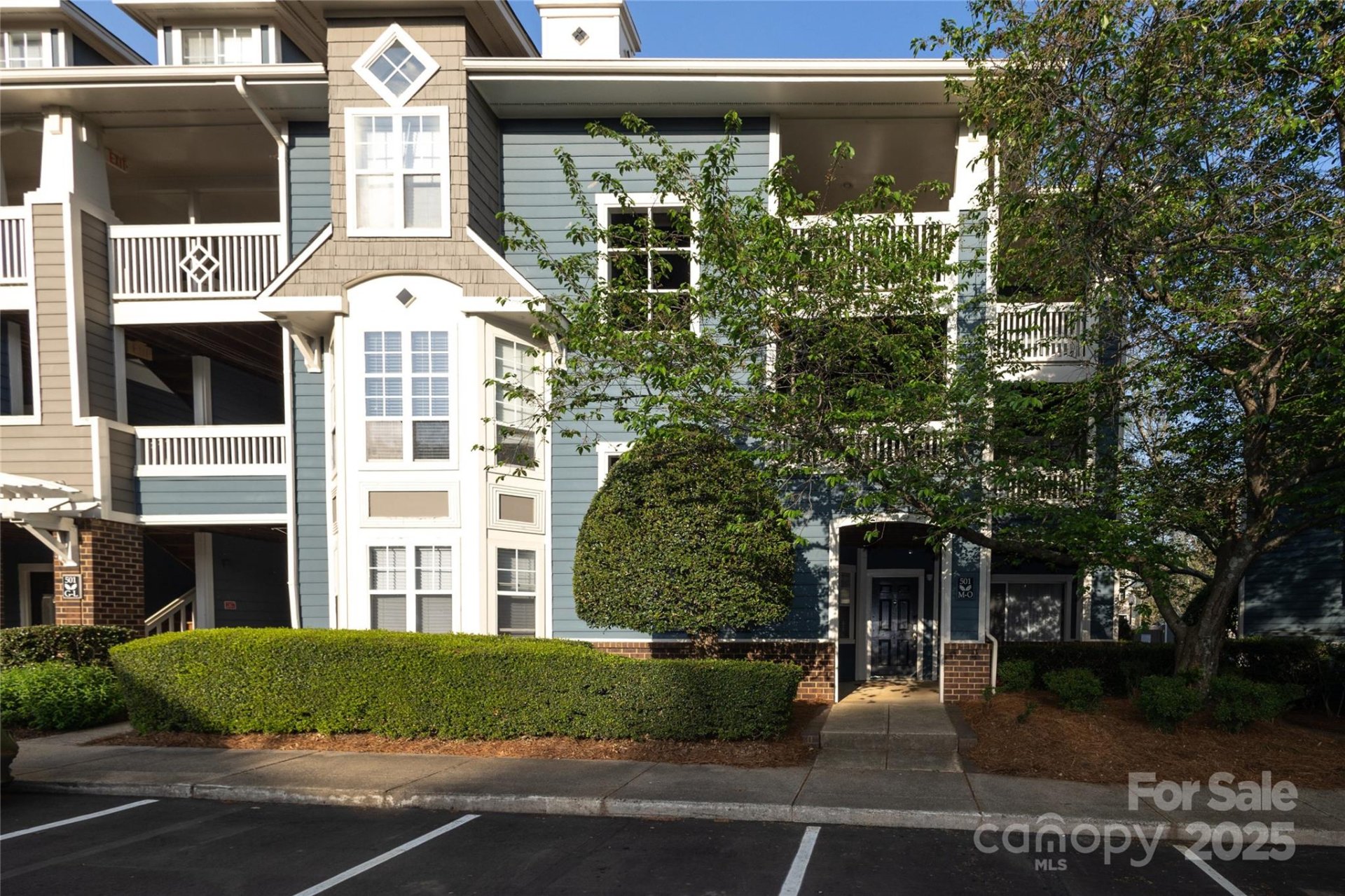Property image 2 at 501 Olmsted Park Place, Charlotte, NC 28203