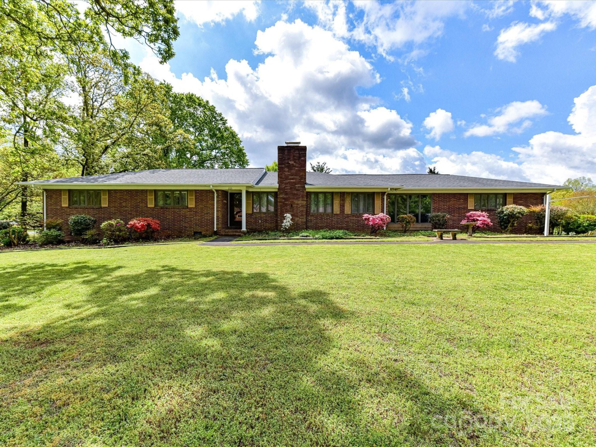 Property image 2 at 225 Enwood Drive, Charlotte, NC 28214