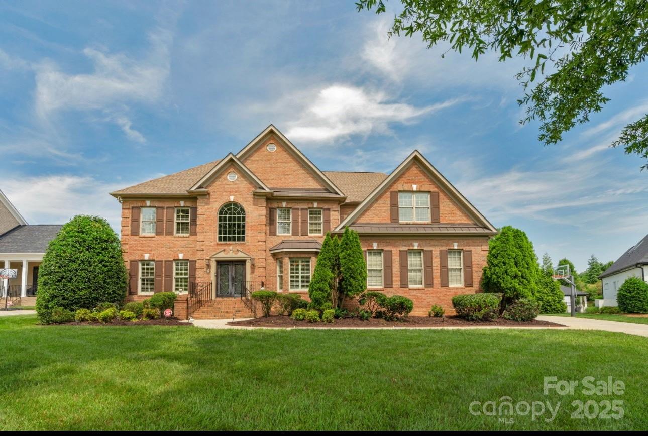 9008 Skipaway Drive