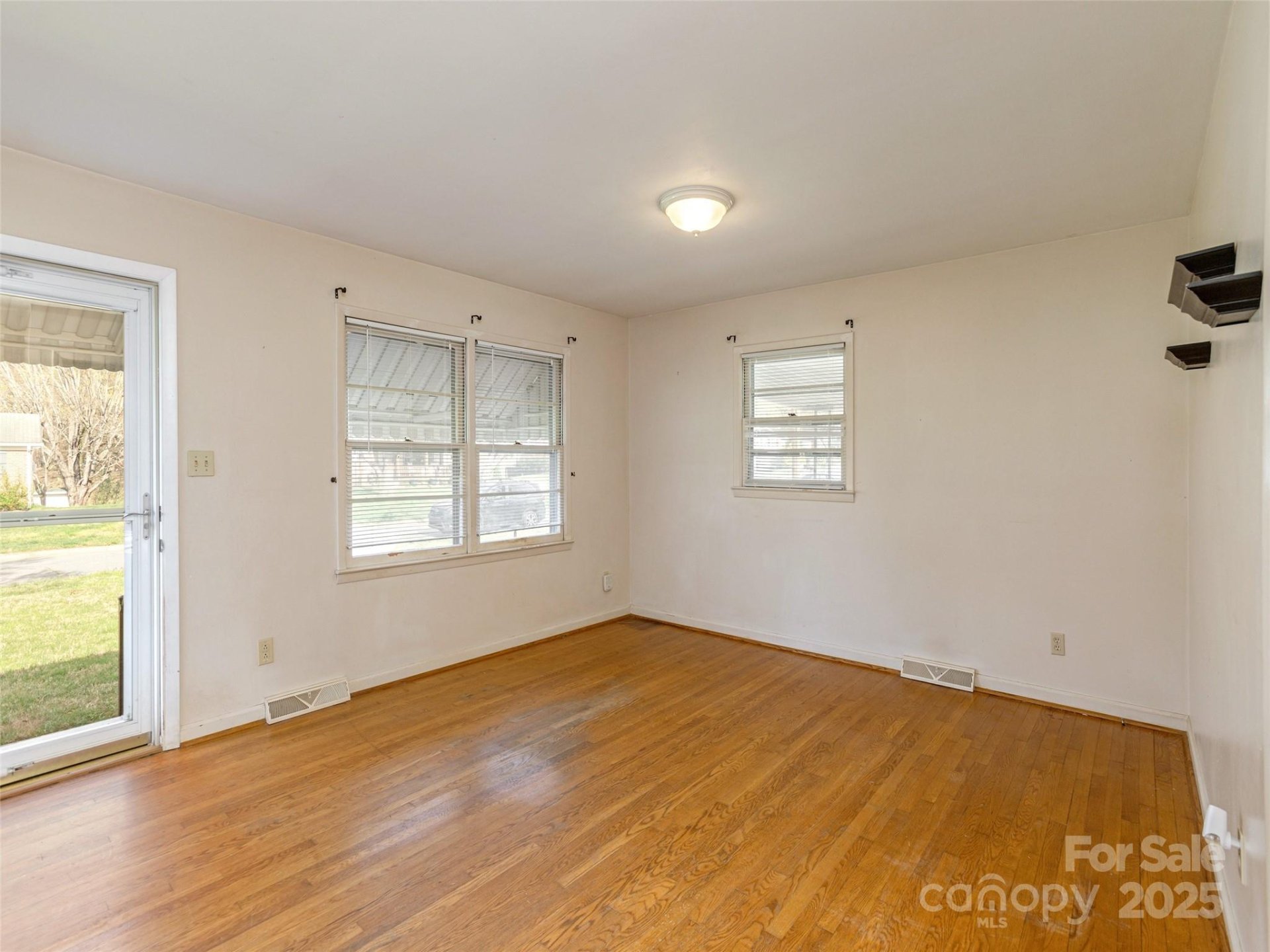 Property image 4 at 12 Birchwood Lane, Asheville, NC 28805