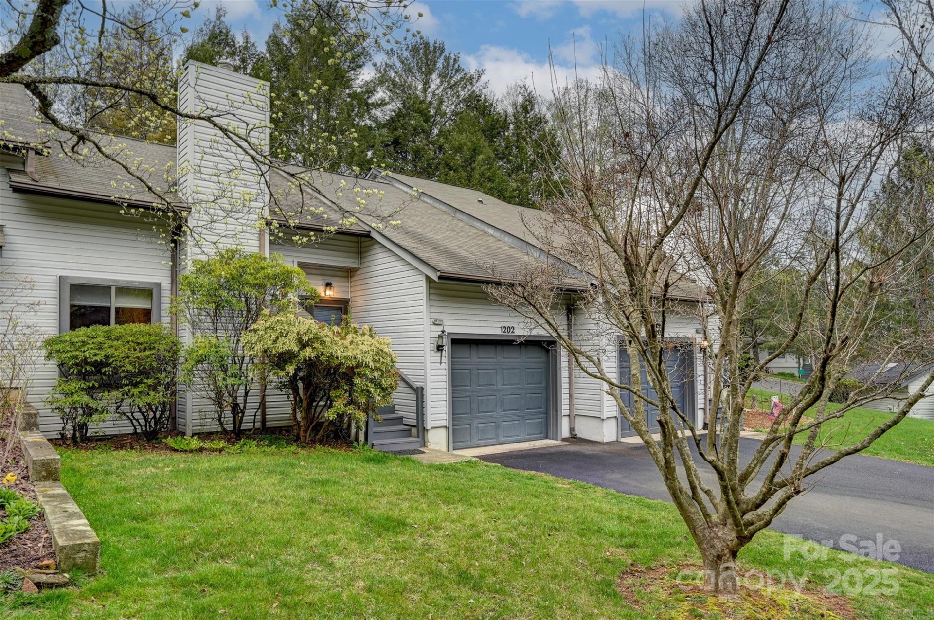 Property image 2 at 202 Cheyenne Court, Asheville, NC 28803