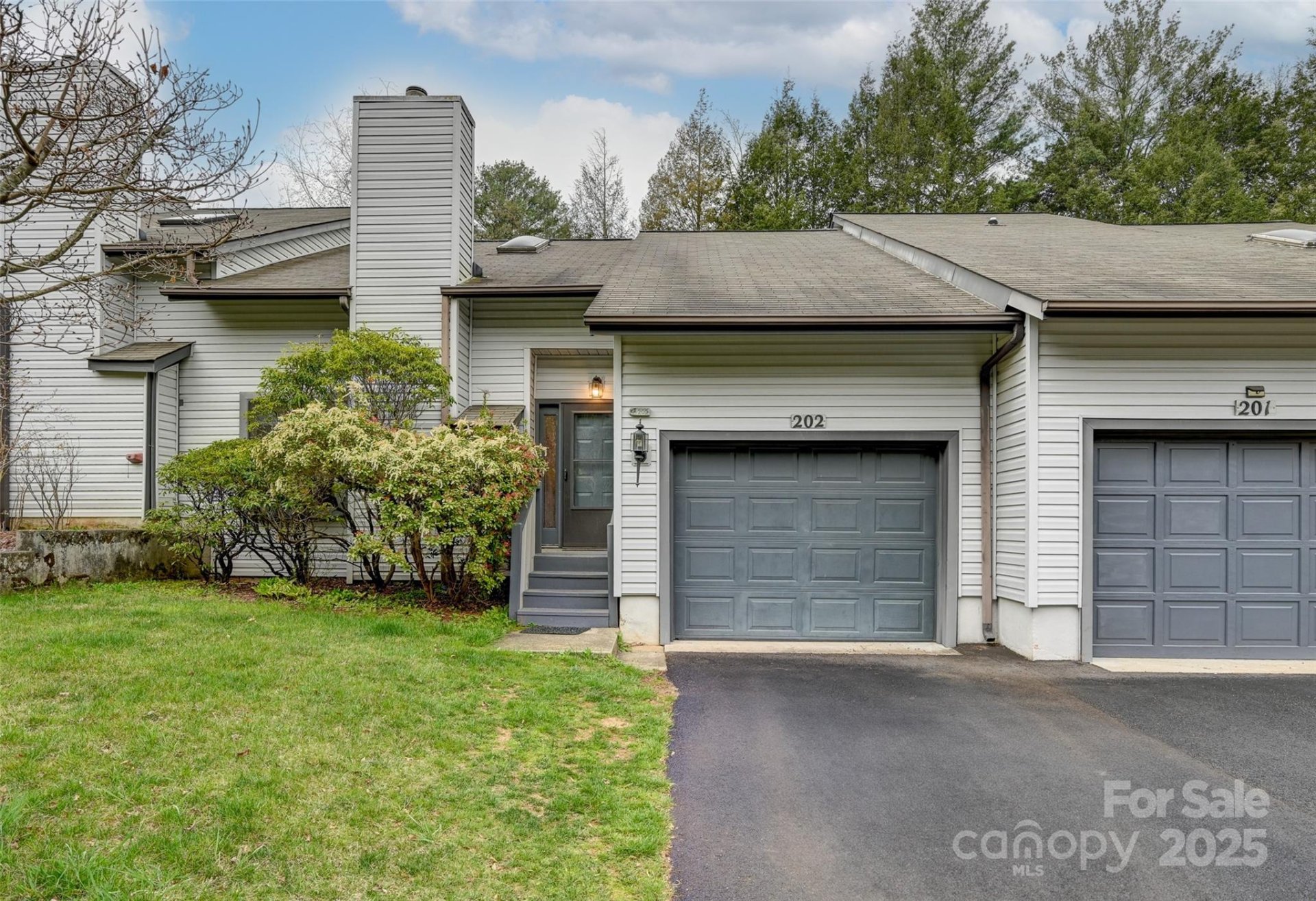Property image 3 at 202 Cheyenne Court, Asheville, NC 28803