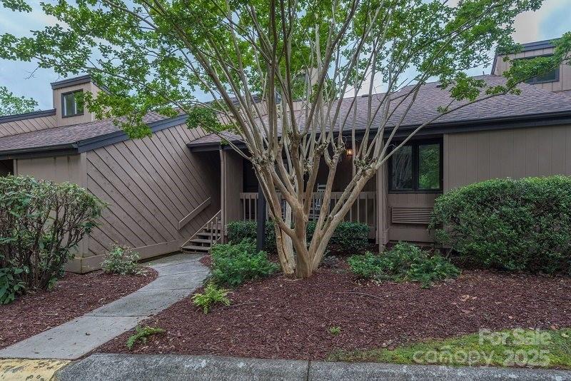 156 West Lake Drive