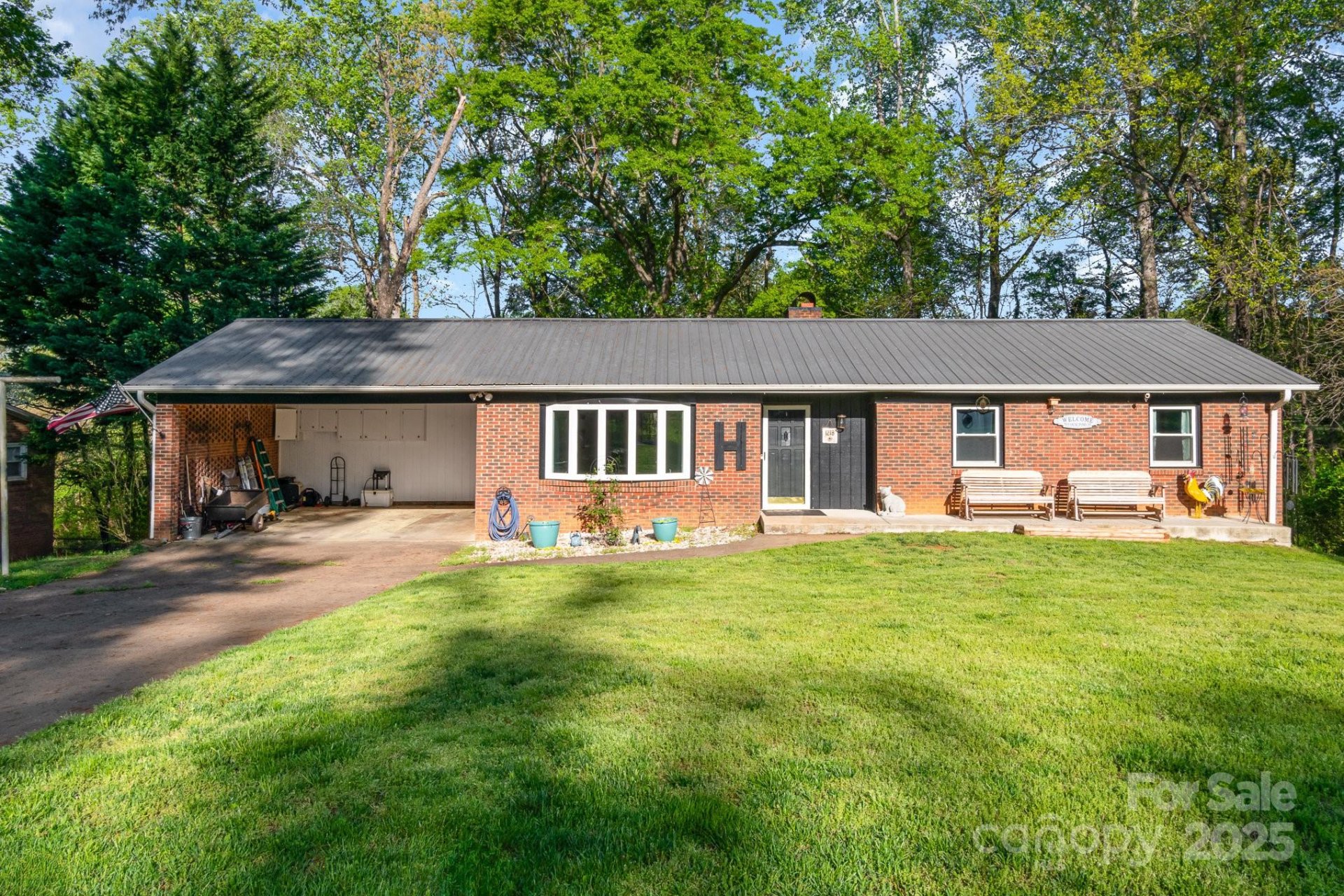 1218 Donna Drive