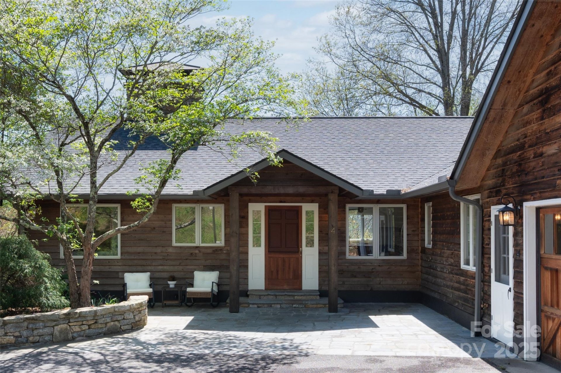 Property image 1 at 4 Blackberry Lane, Asheville, NC 28804