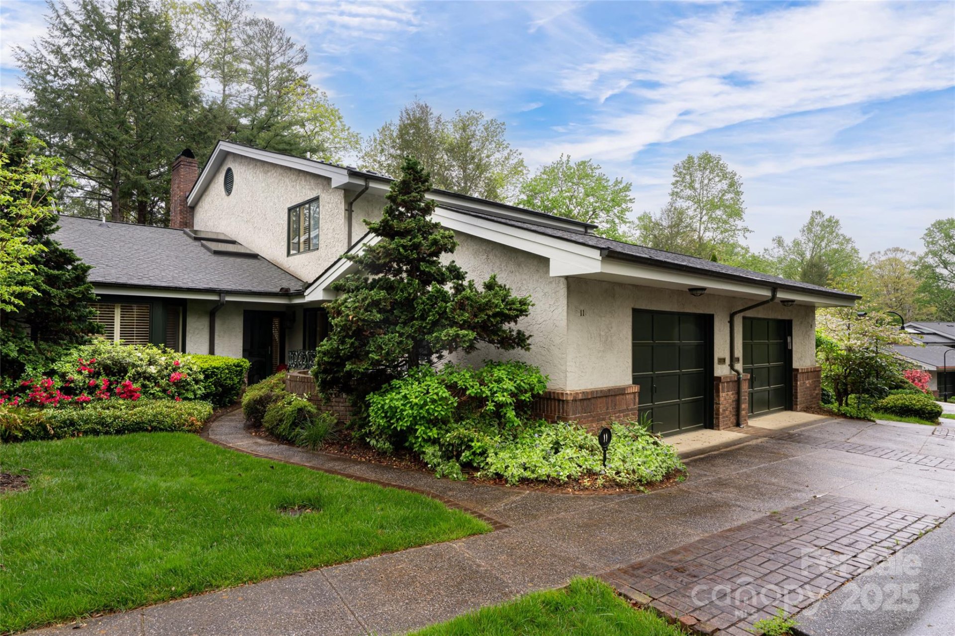 Property image 1 at 11 Bourne Lane, Asheville, NC 28803