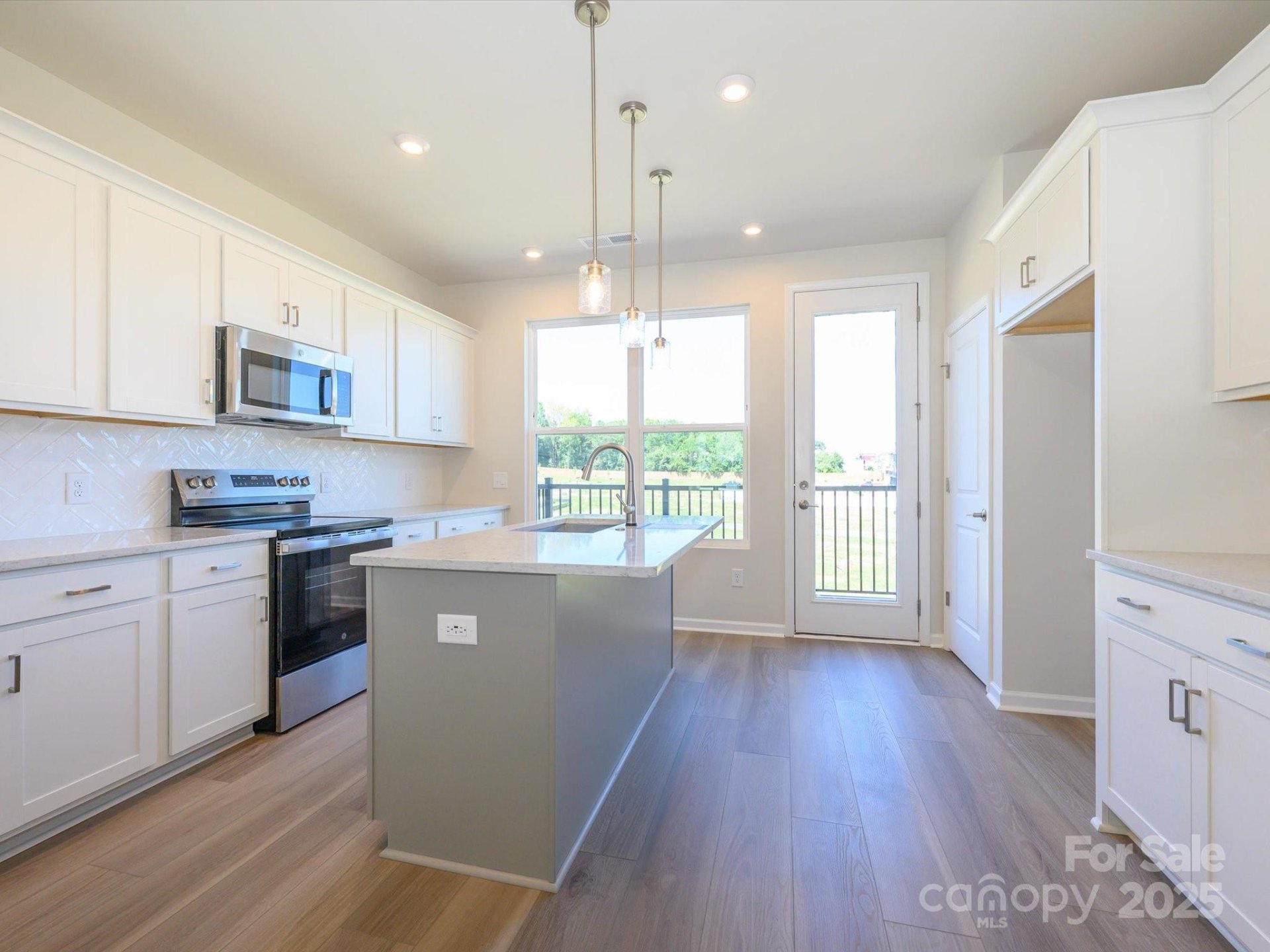 Property at 5727 Castlerea Drive, Charlotte, NC 28217