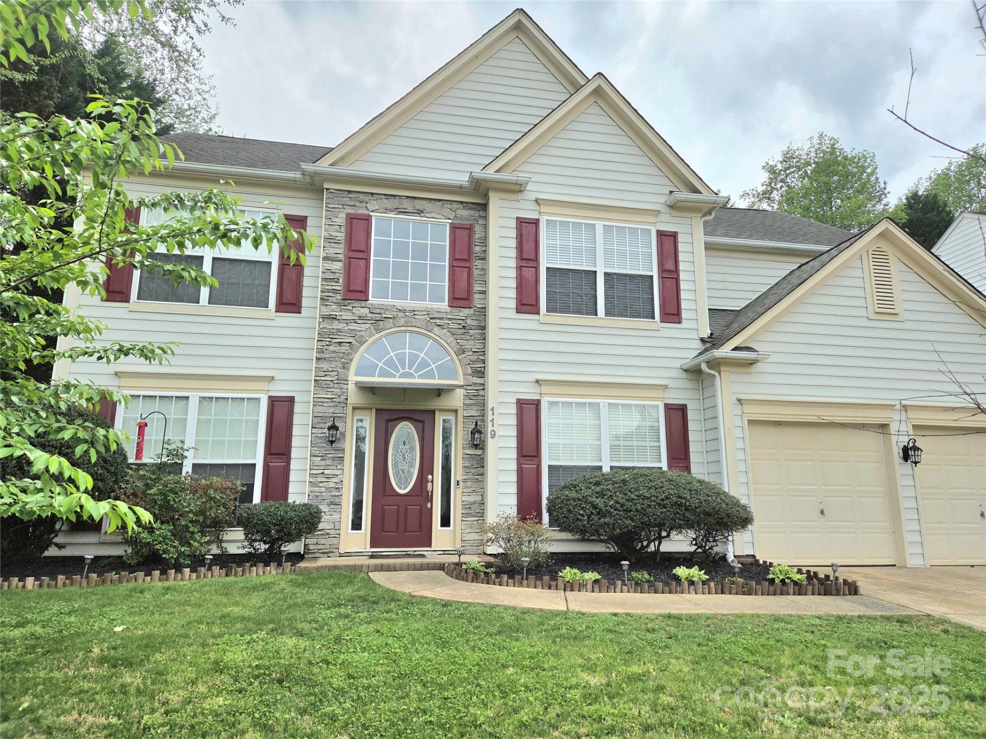 119 W Maranta Road