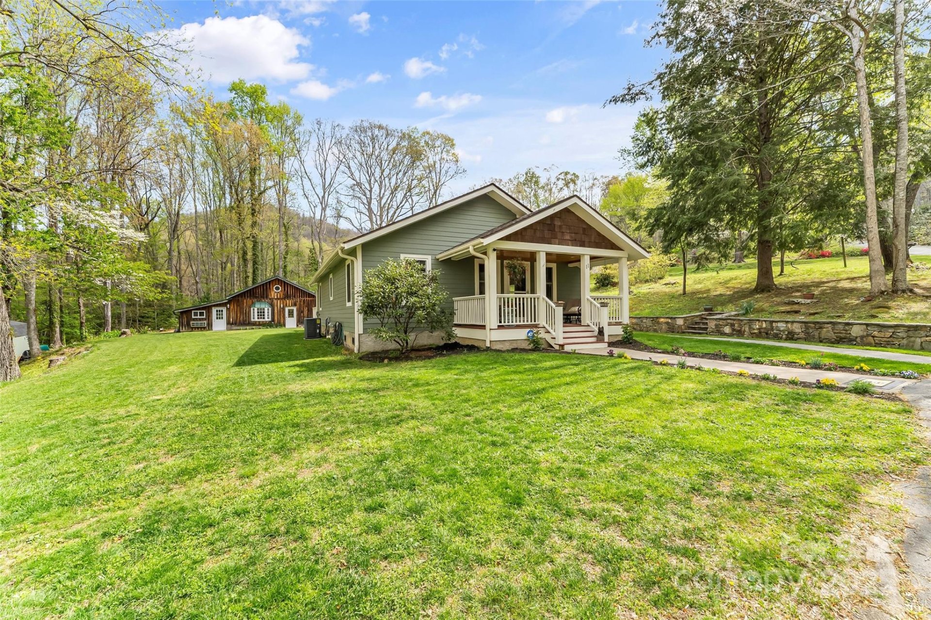 Property image 1 at 11 Hunting Lodge Drive, Black Mountain, NC 28711