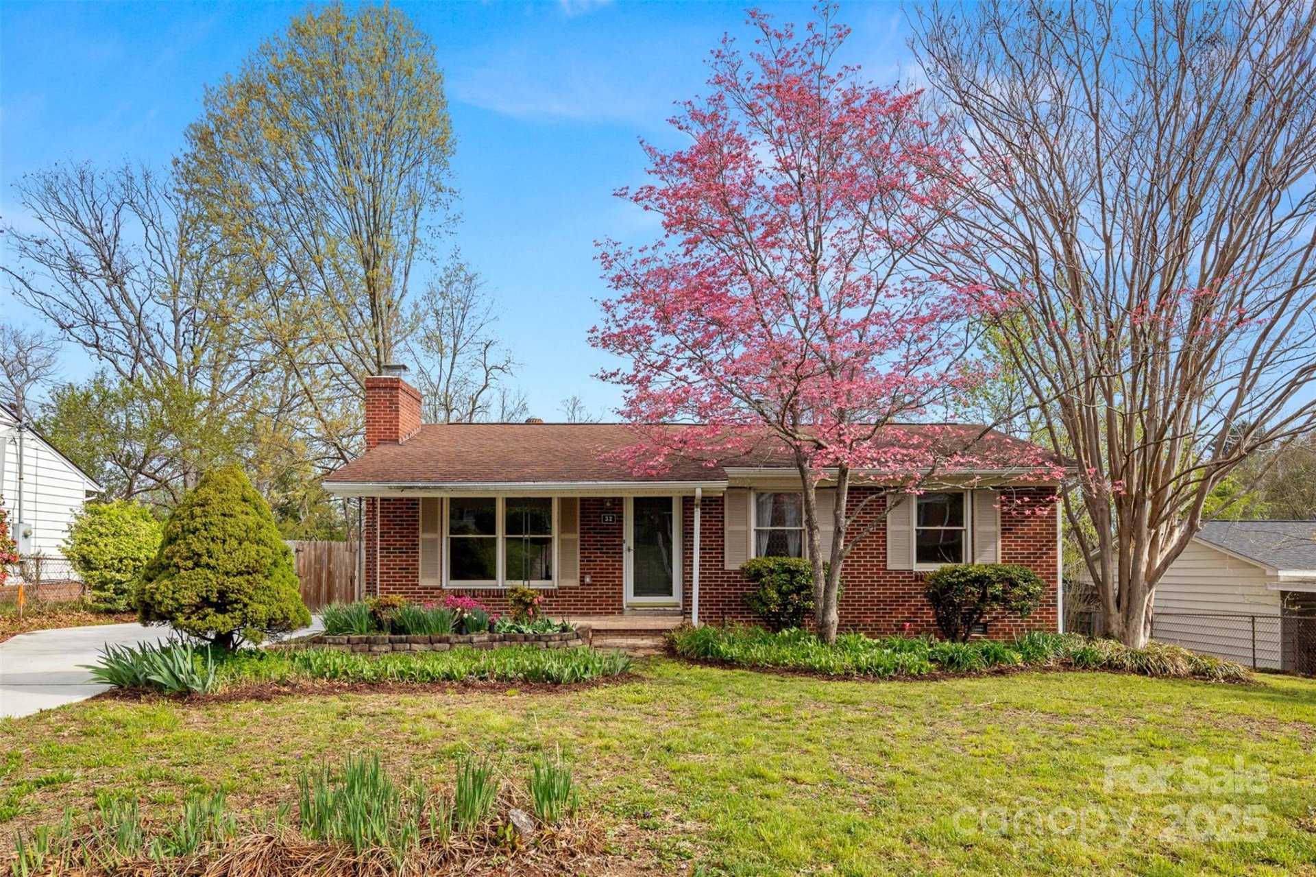 32 Starmount Drive