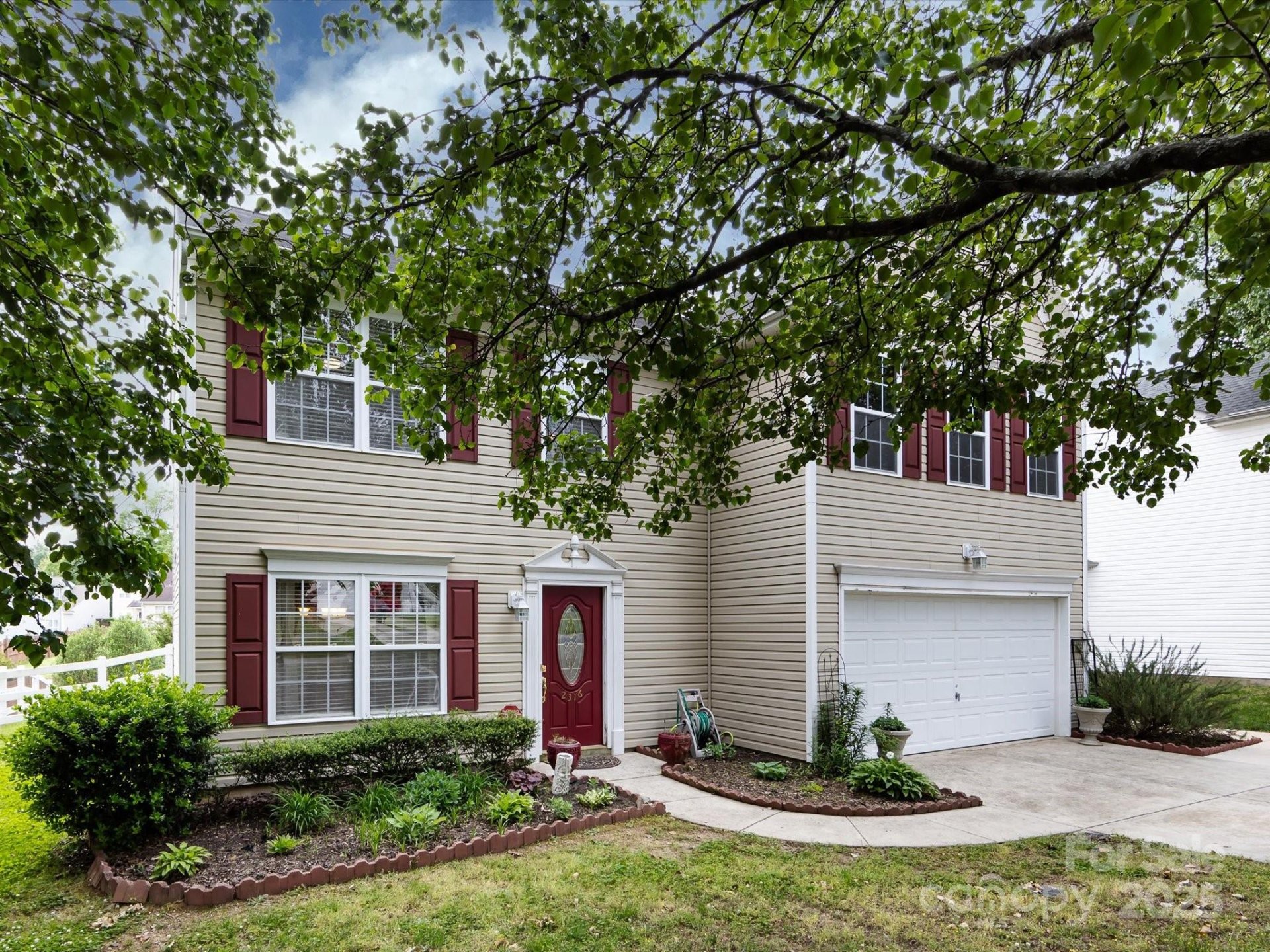 Highland Park, Charlotte Community