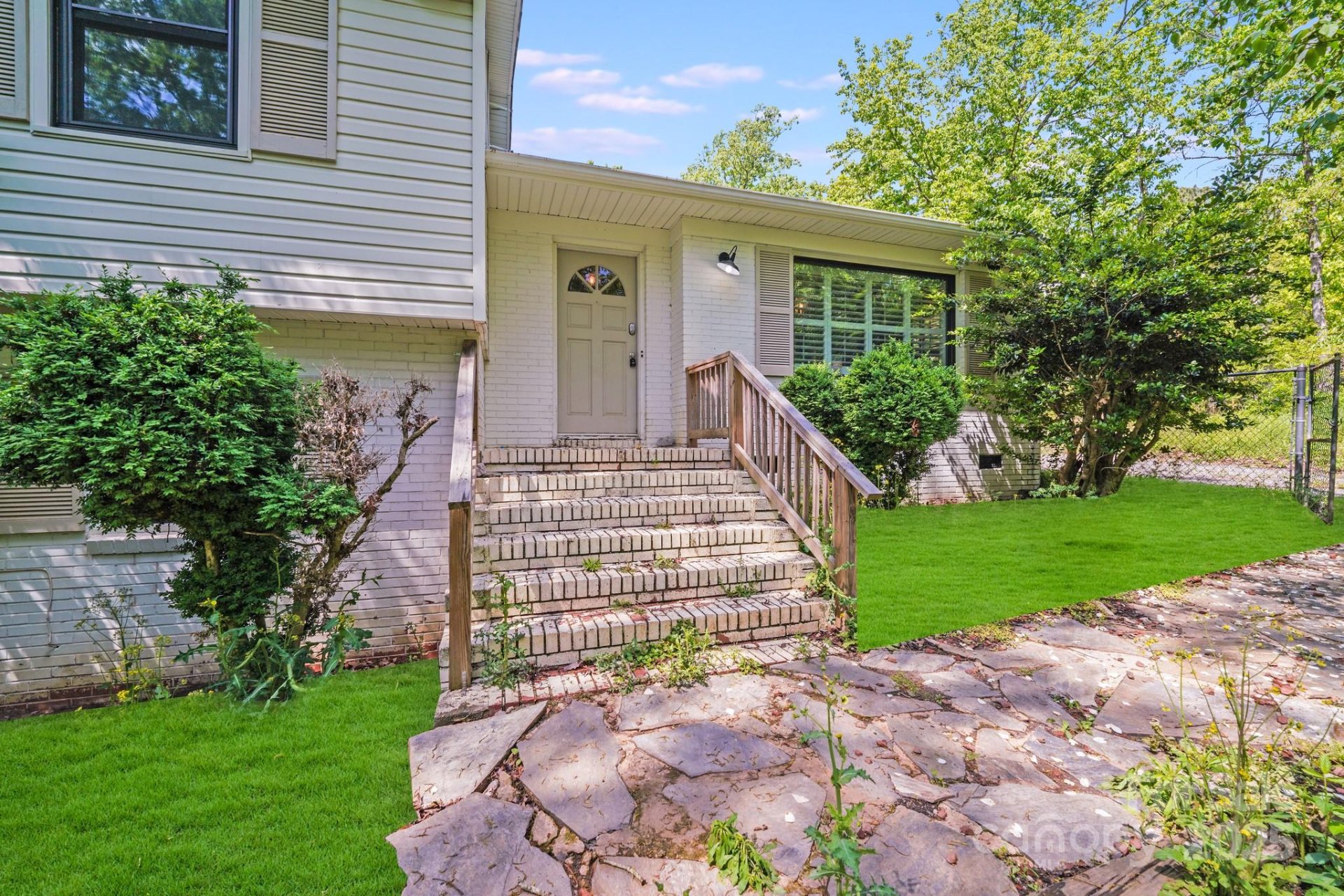 Huntington Farms, Catawba Community