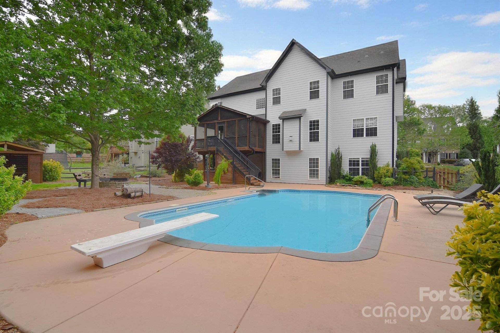 1811 Robbins Meadows Drive