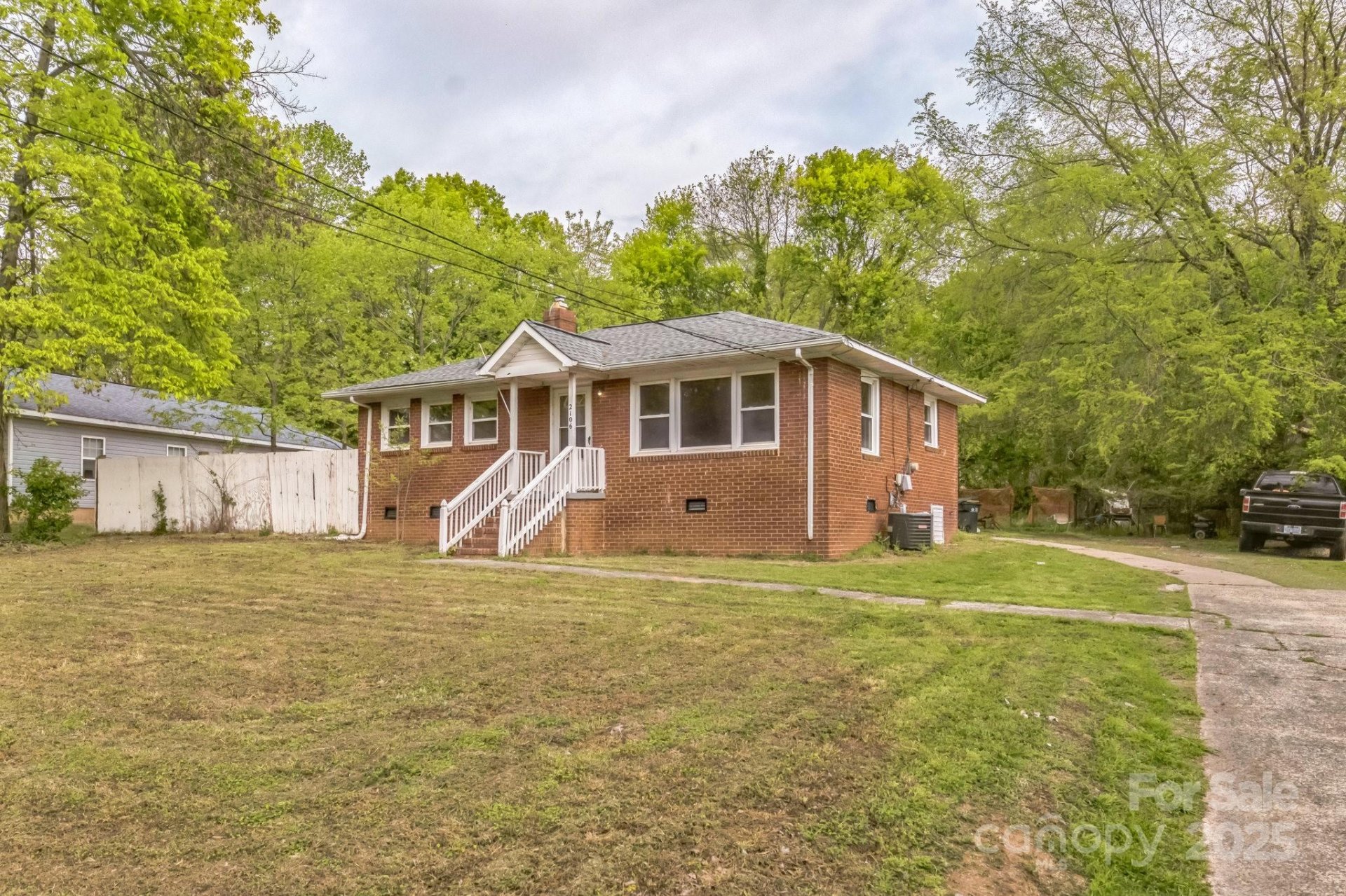 Property image 1 at 2106 A Avenue, Charlotte, NC 28216