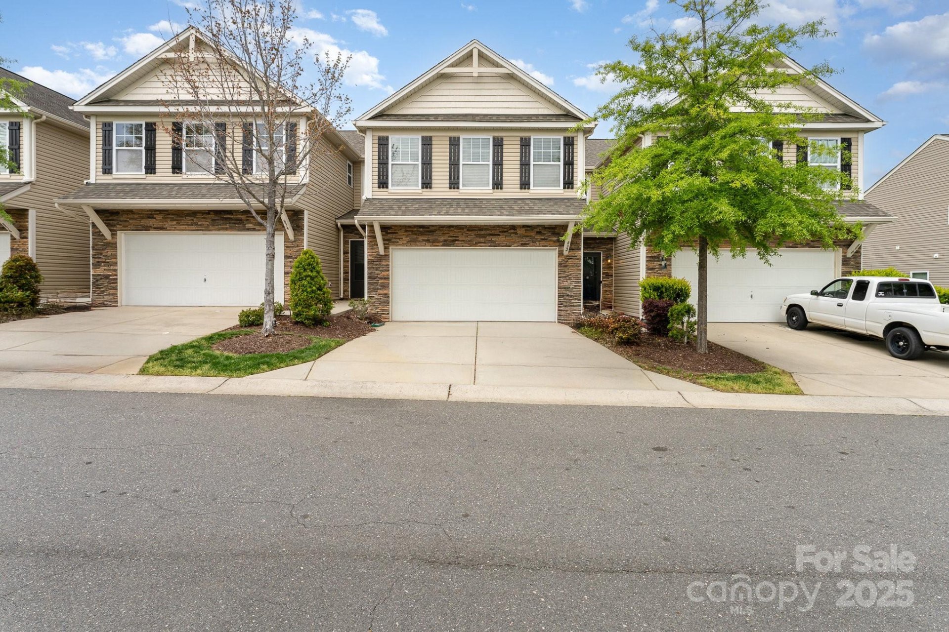 832 Summerlake Drive