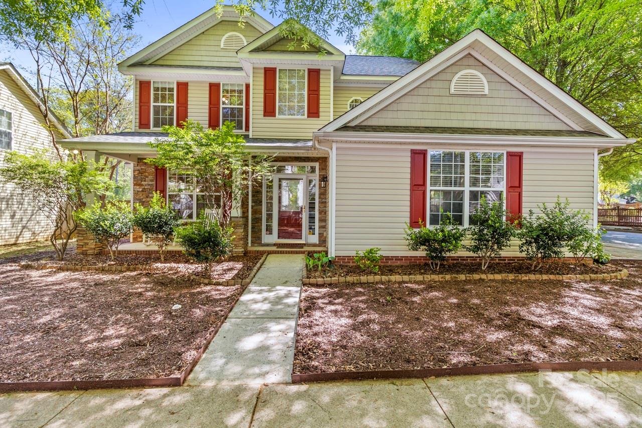 Crosswinds, Huntersville Community