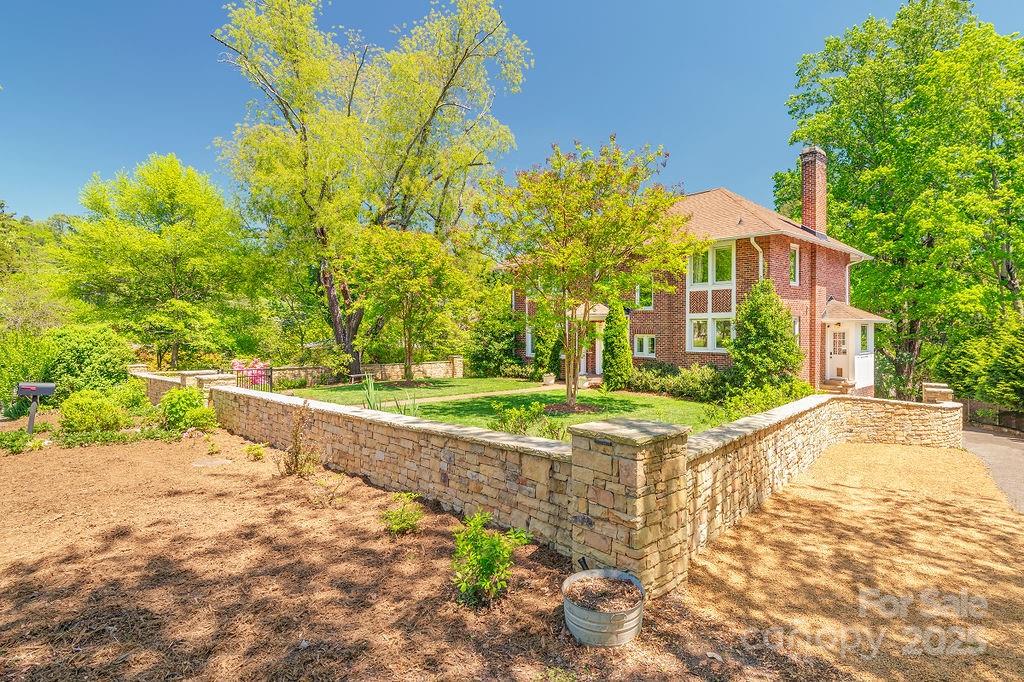 Property image 2 at 6 N Kensington Road, Asheville, NC 28804