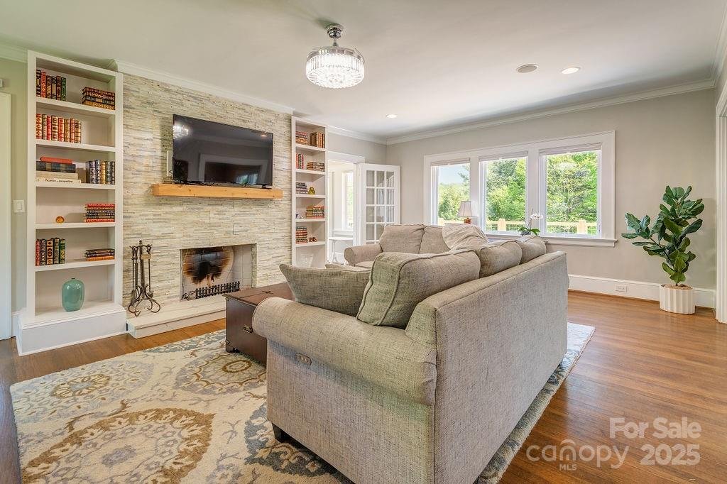 Property image 4 at 6 N Kensington Road, Asheville, NC 28804
