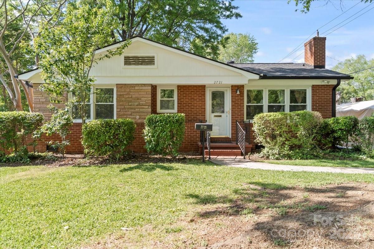 Property image 2 at 2721 Albany Lane, Charlotte, NC 28205