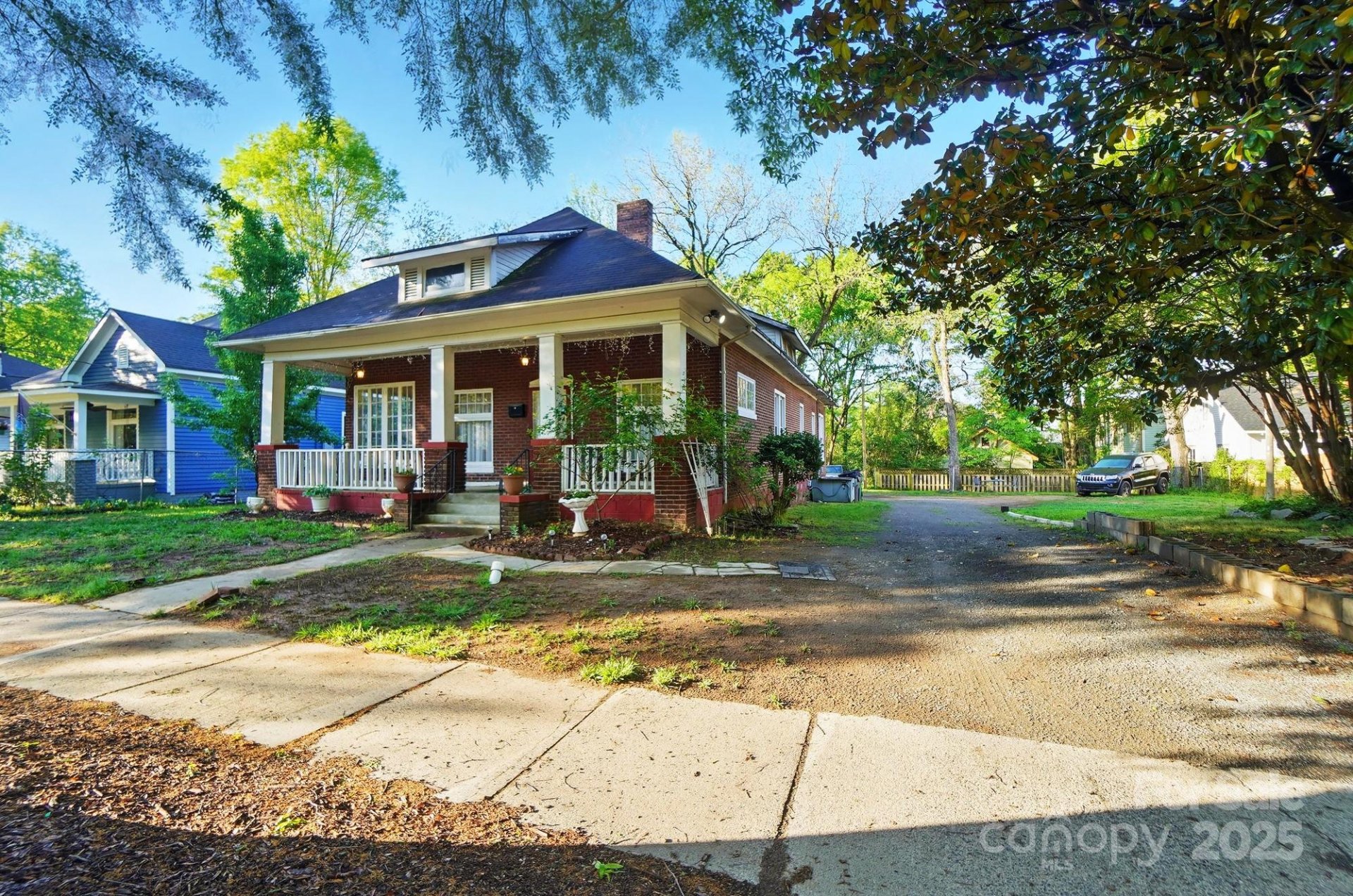 Property image 2 at 247 W Park Avenue, Charlotte, NC 28203