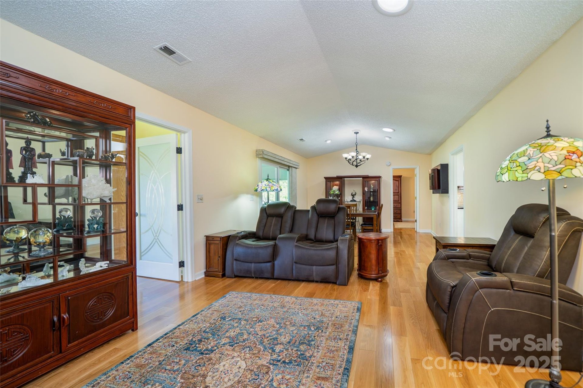 Property image 3 at 727 W Saint Johns Way, Hendersonville, NC 28791