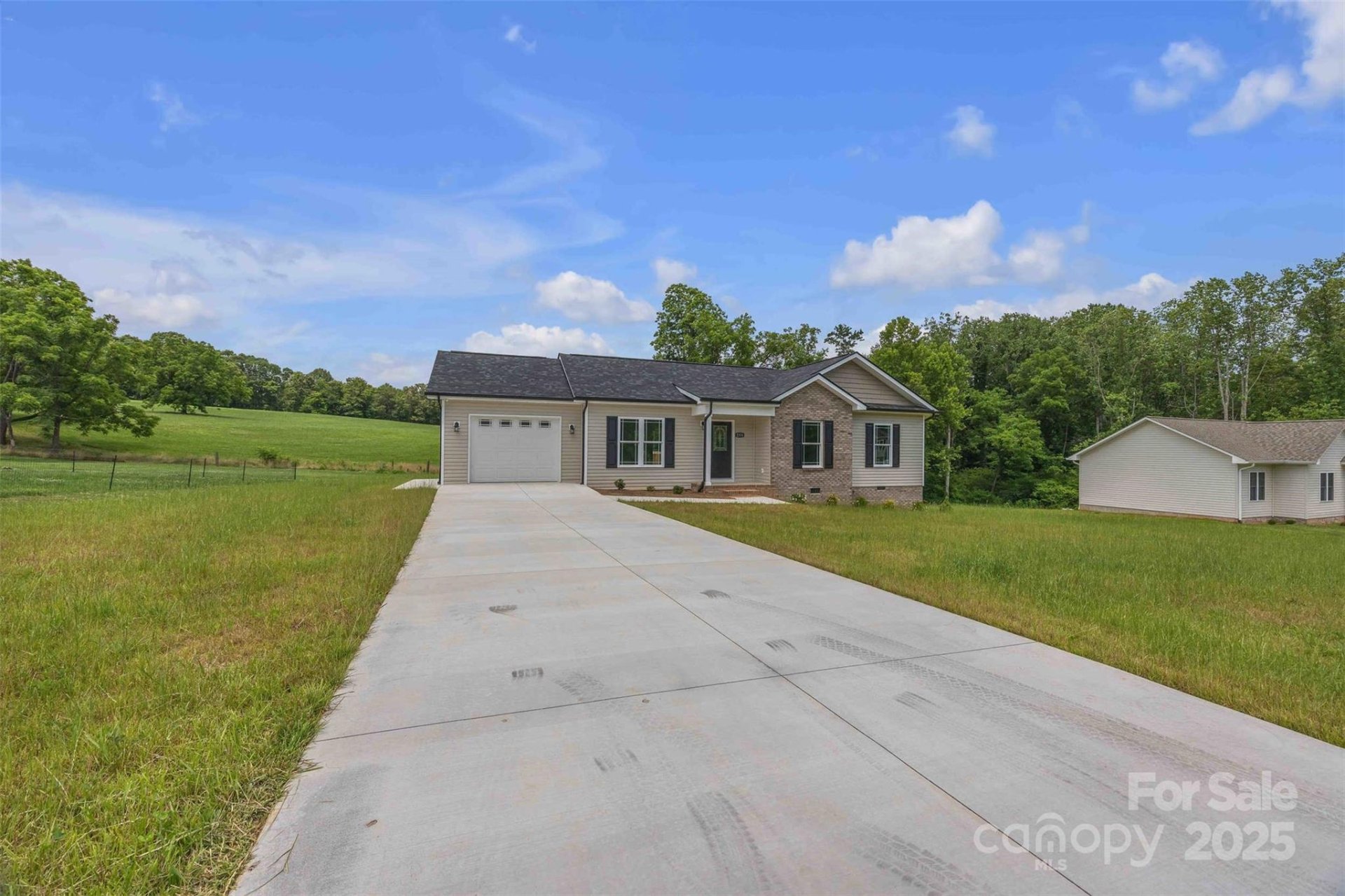 Property image 3 at 2338 Ellen Street, Granite Falls, NC 28630