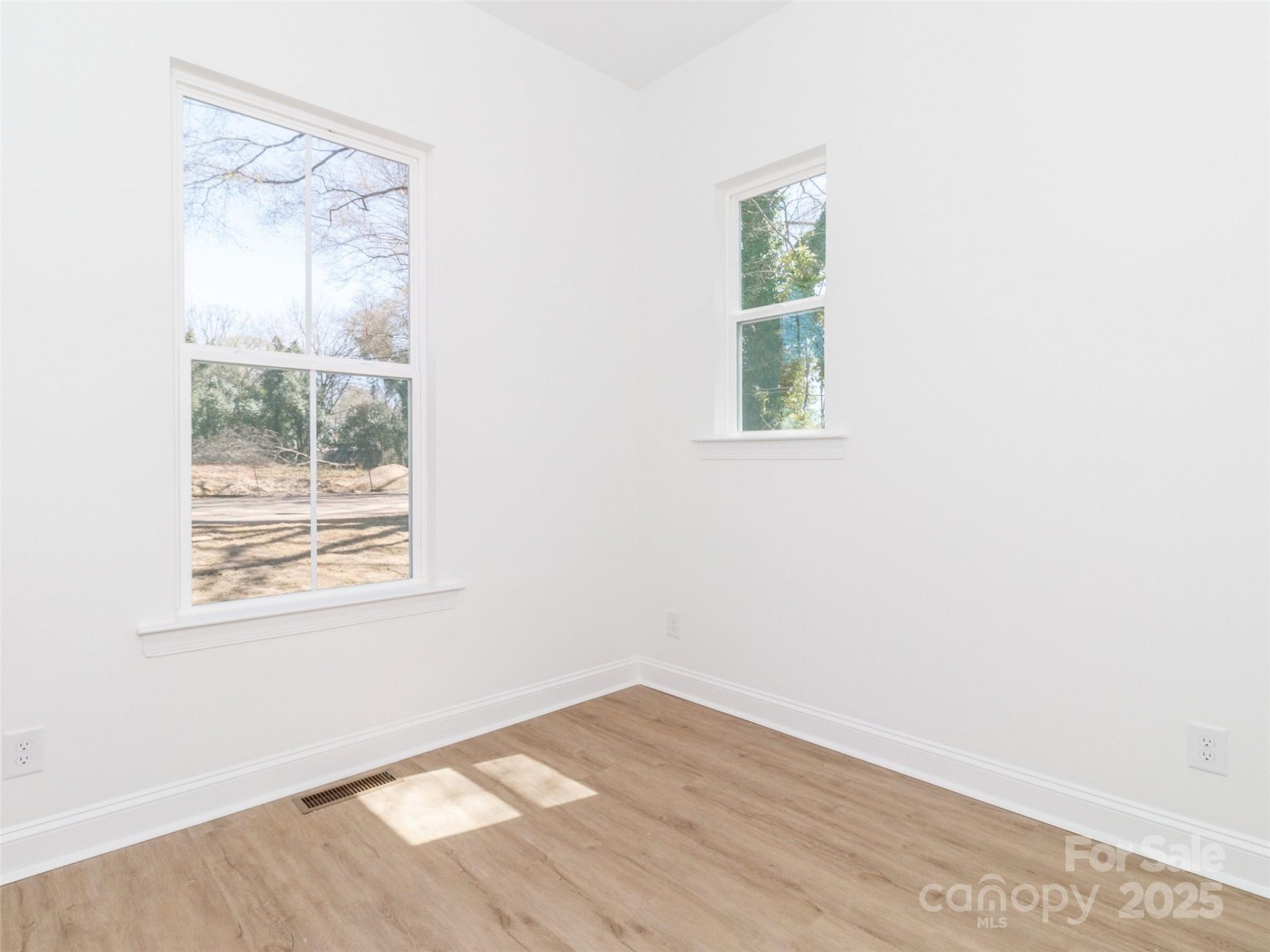 Property image 4 at 2501 Elon Street, Charlotte, NC 28208