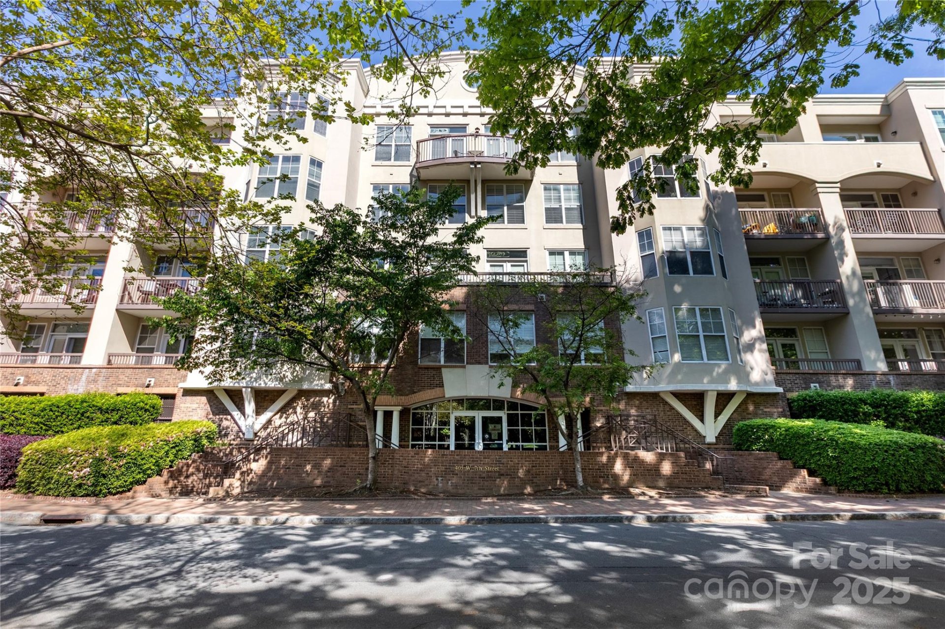 Property image 1 at 405 W 7th Street, Charlotte, NC 28202