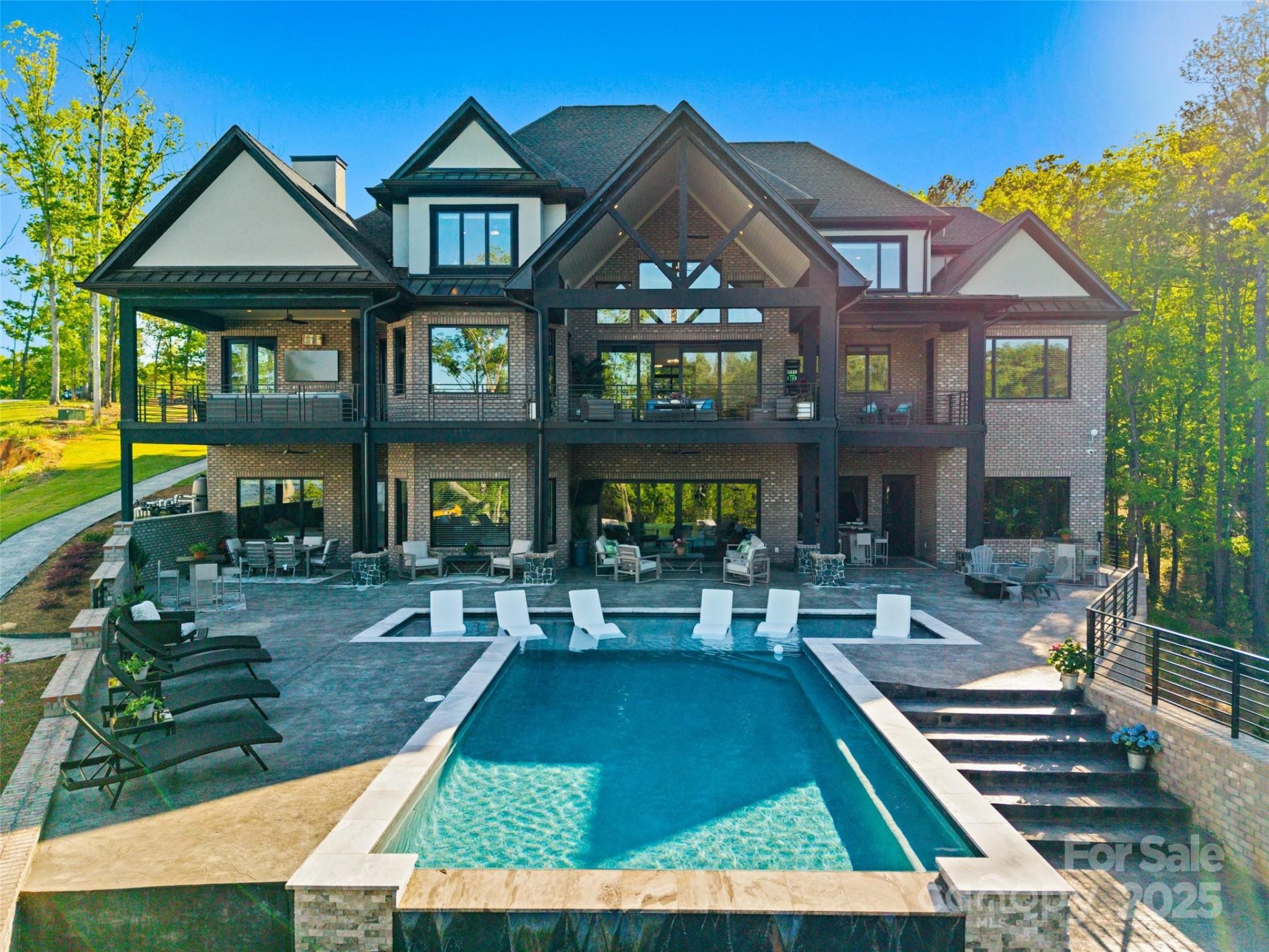 Heron Cove, Clover Community