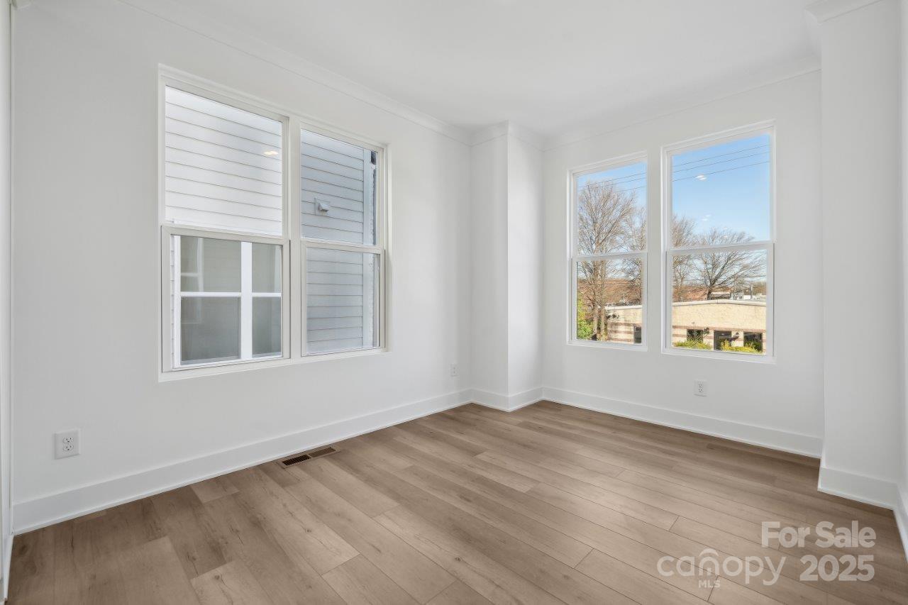 Property image 5 at 433 Blairhill Road, Charlotte, NC 28217