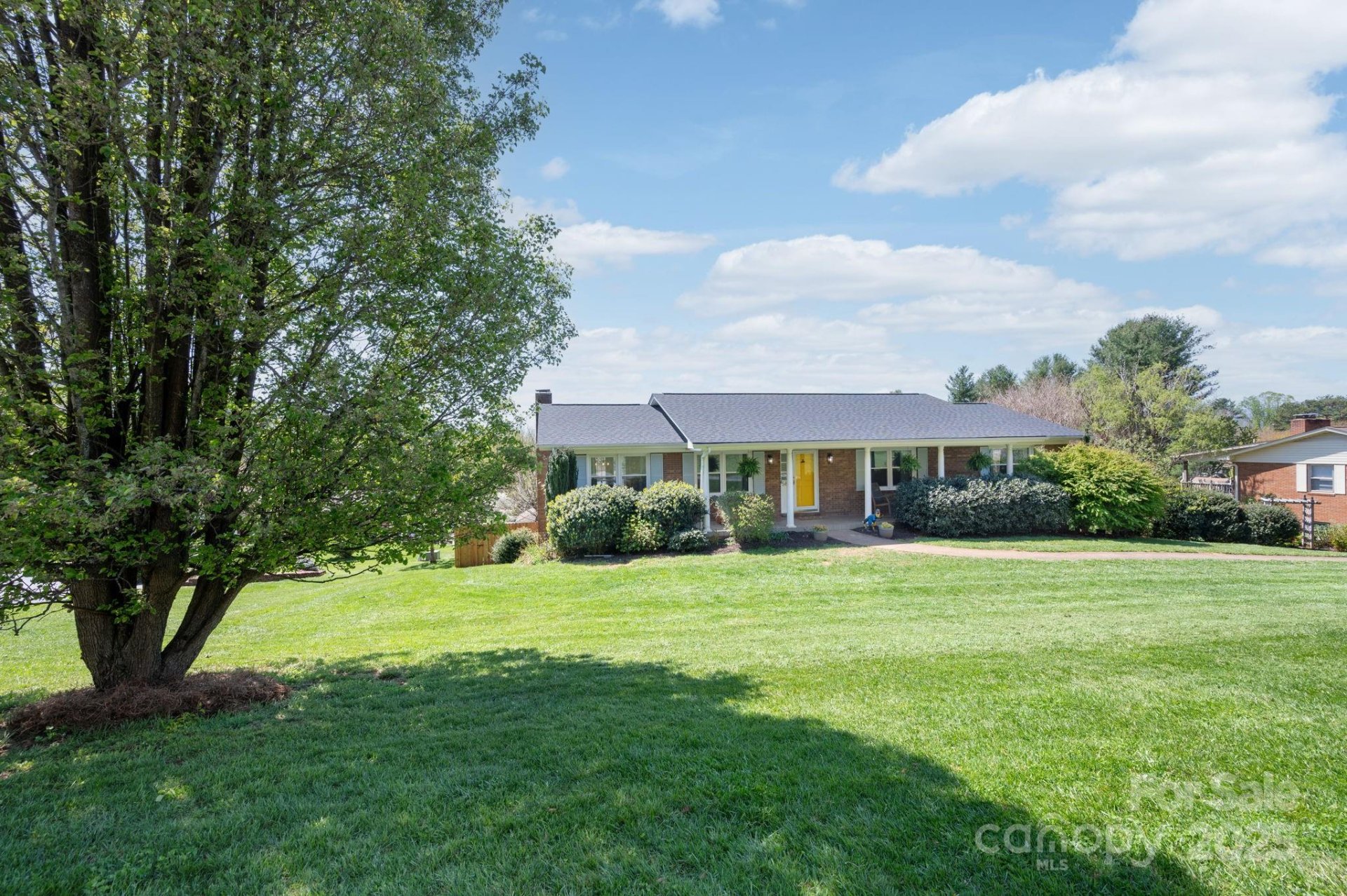 Property image 2 at 58 Braddock Way, Asheville, NC 28803