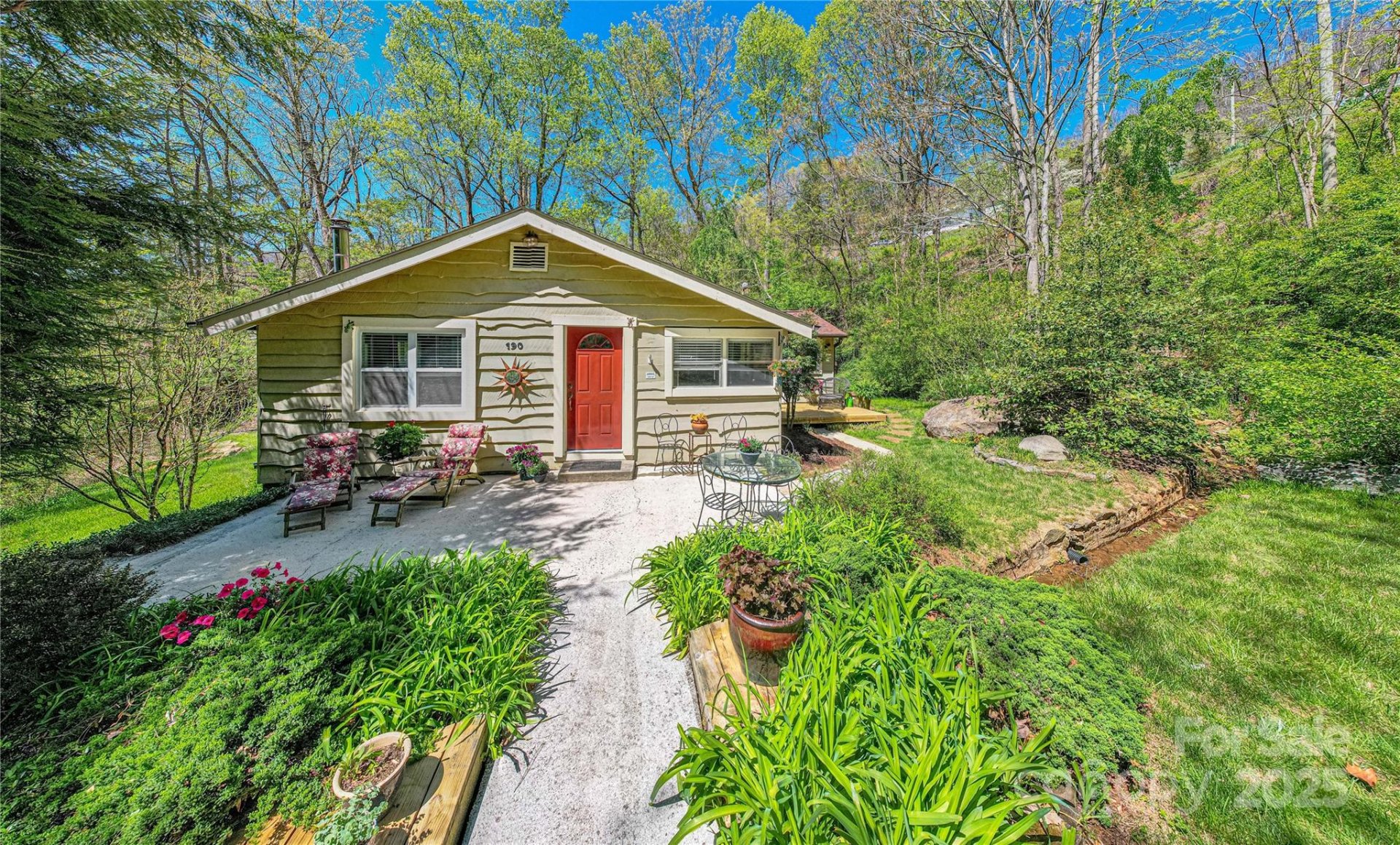 Property image 1 at 190 Cisco Road, Asheville, NC 28805