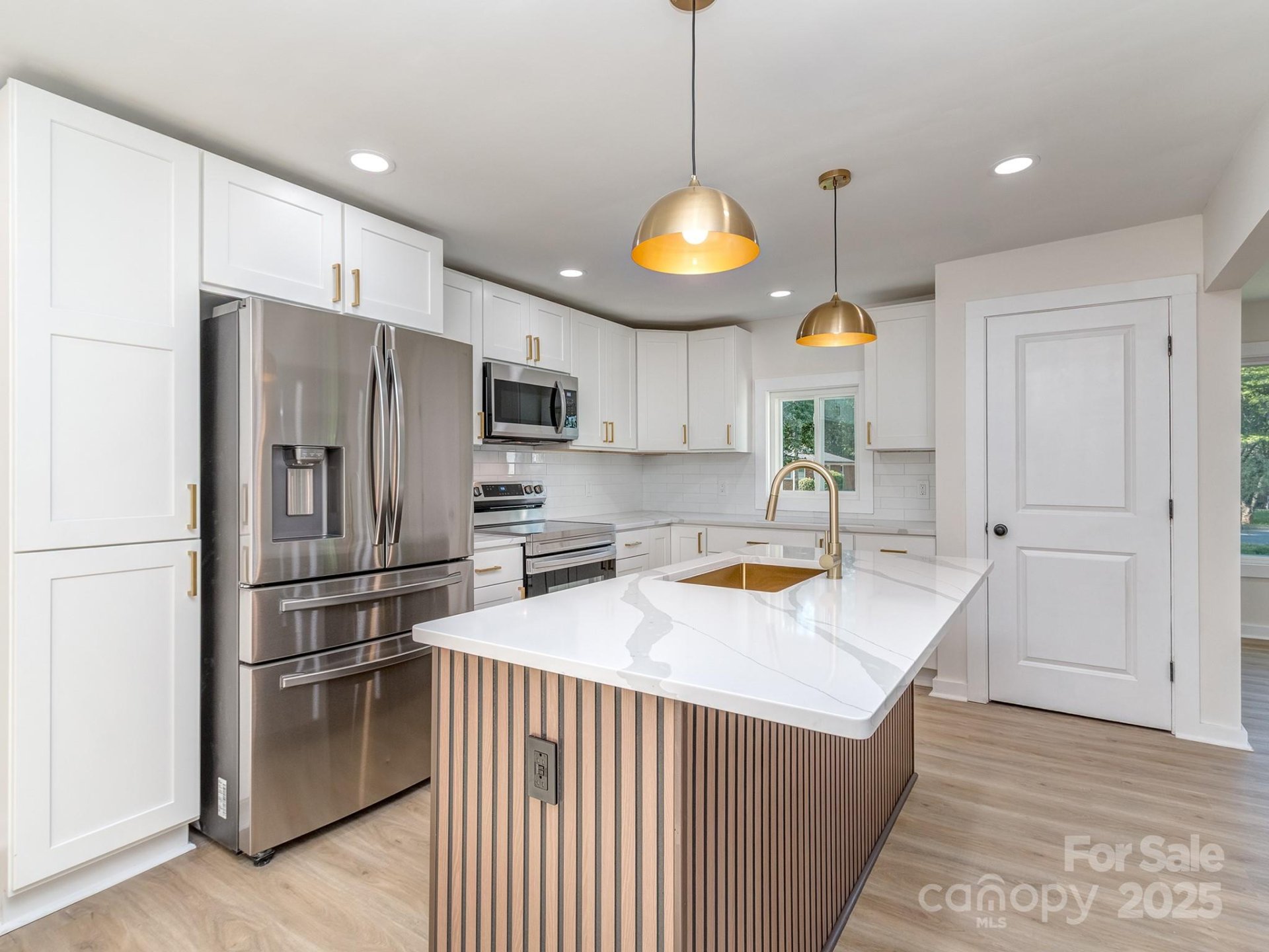 Property image 3 at 2717 Springway Drive, Charlotte, NC 28205