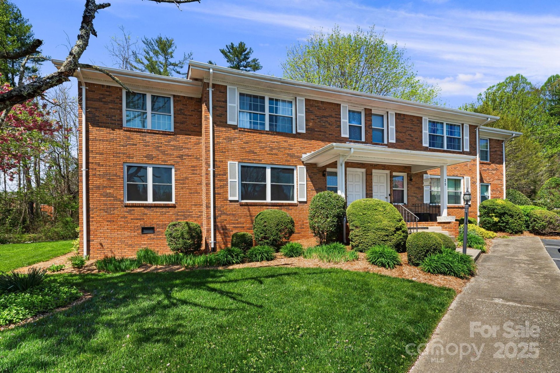 Property image 2 at 28 Capri Lane, Hendersonville, NC 28792