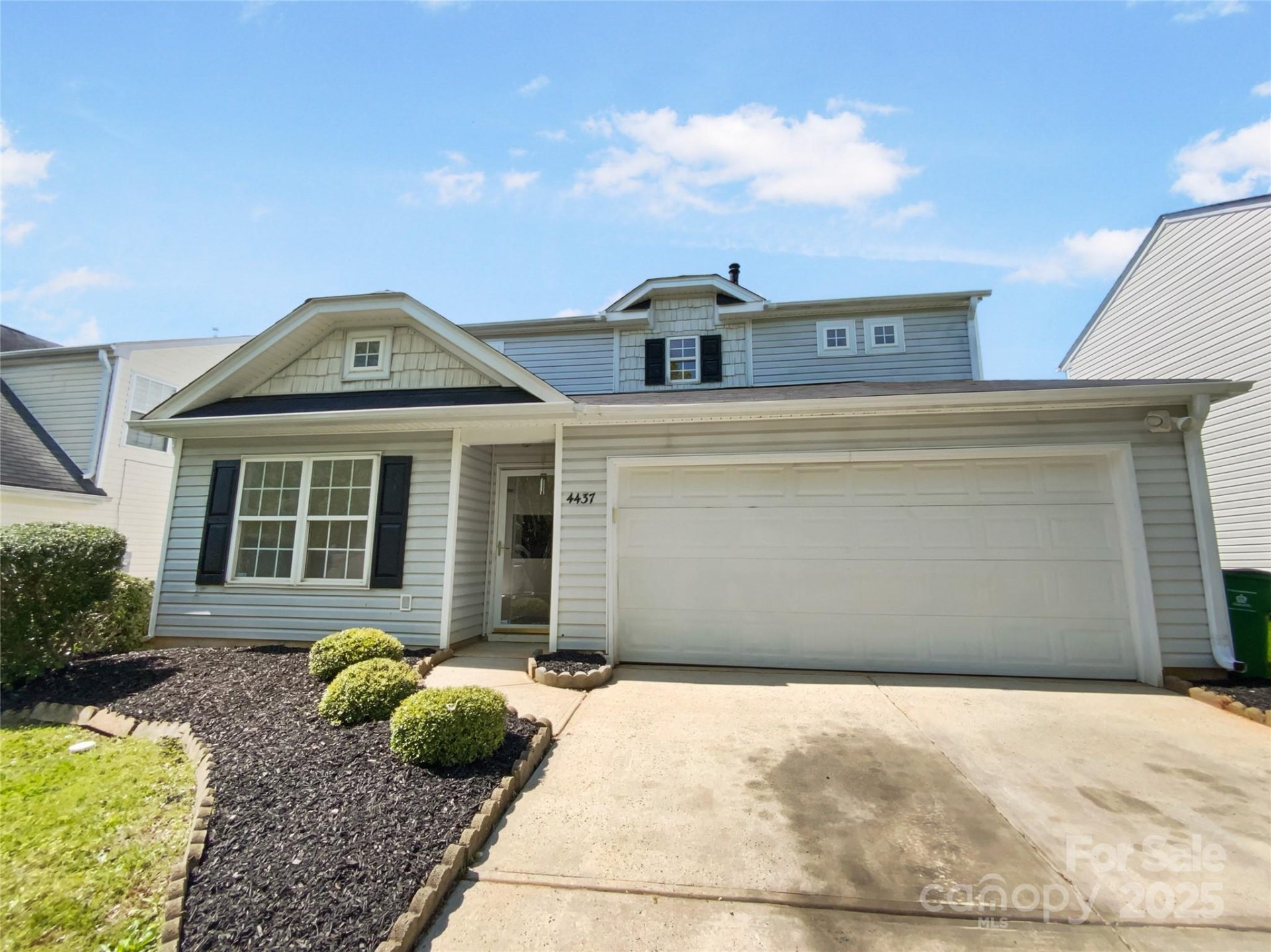 Devongate, Charlotte Community