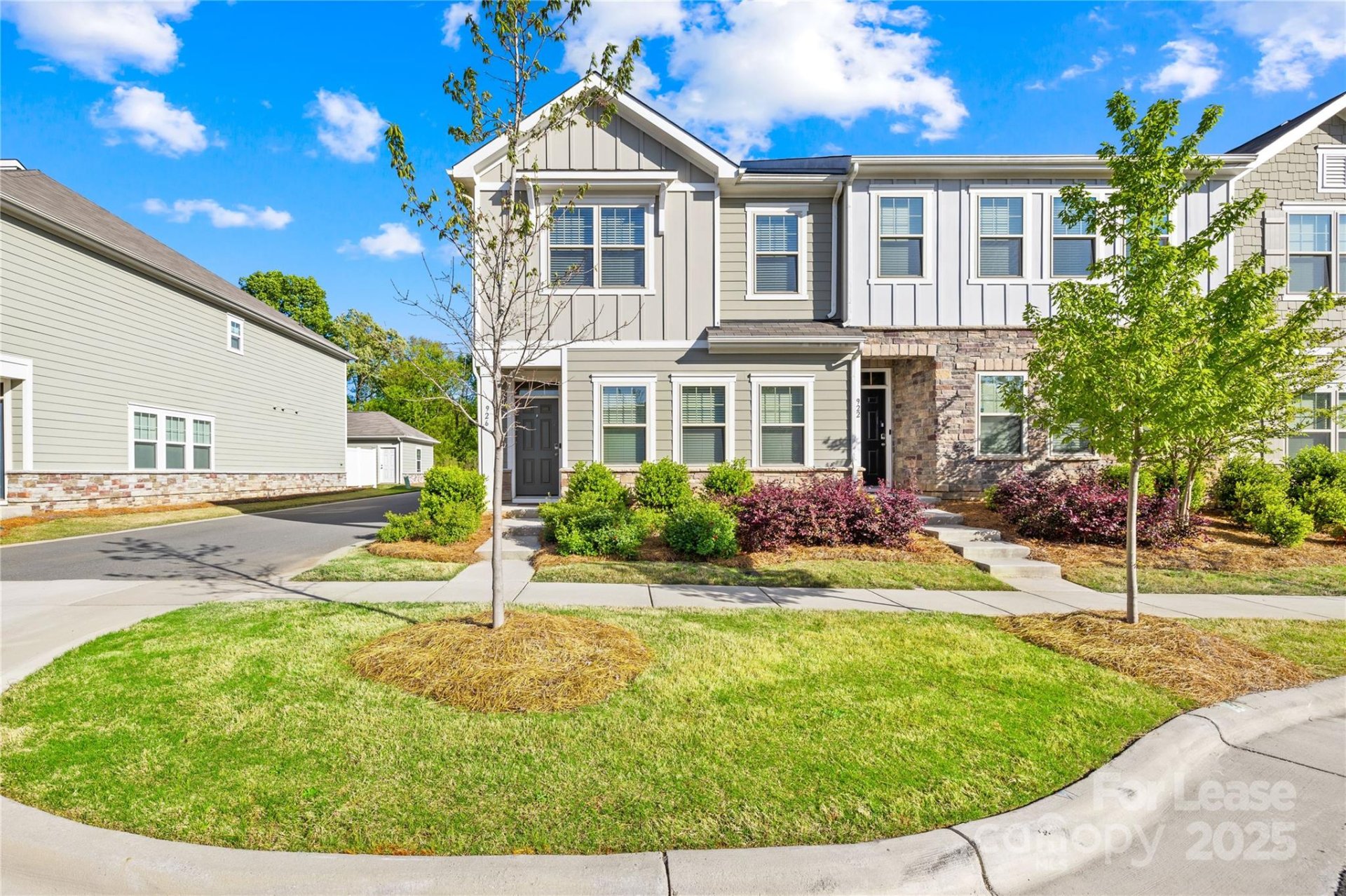 926 Sagecroft Lane