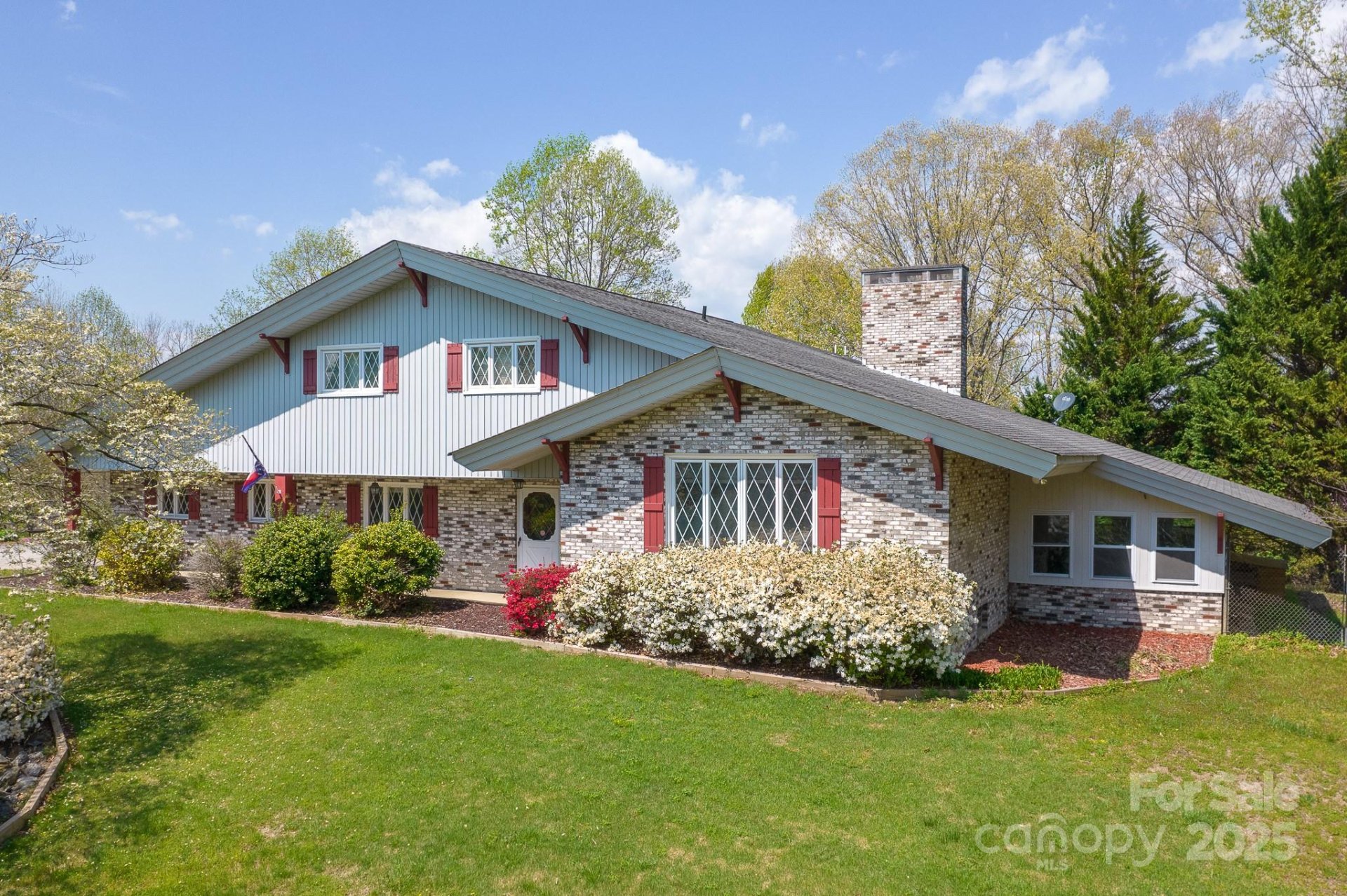2466 Sweetbriar Circle